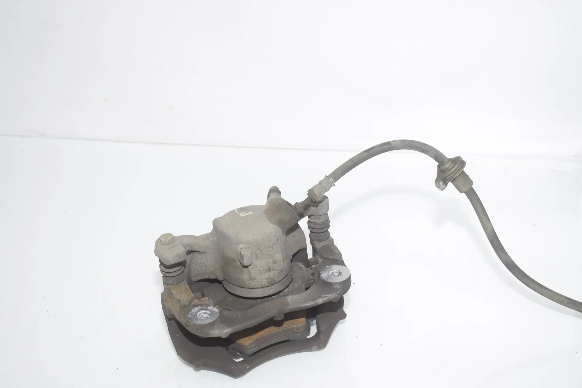 Front Right Brake Caliper – OEM 6860266 · BMW X1 (F48) sDrive 18 d 2019 – 2