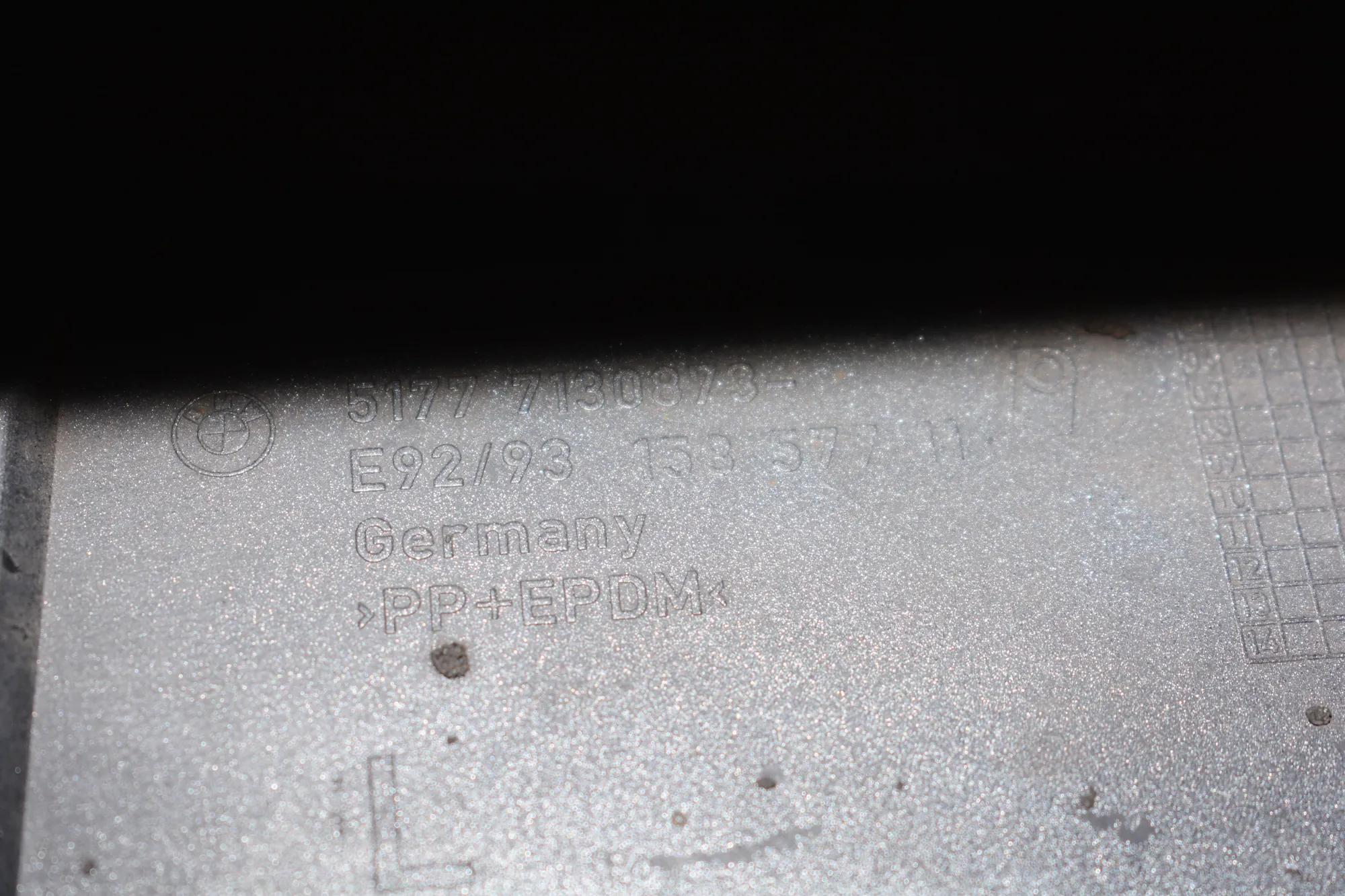Left Side Plastic Sideskirt Cover – OEM 7130873 · BMW 3 Coupe (E92) BMW 3 Coupe (E92) 2005 – 10