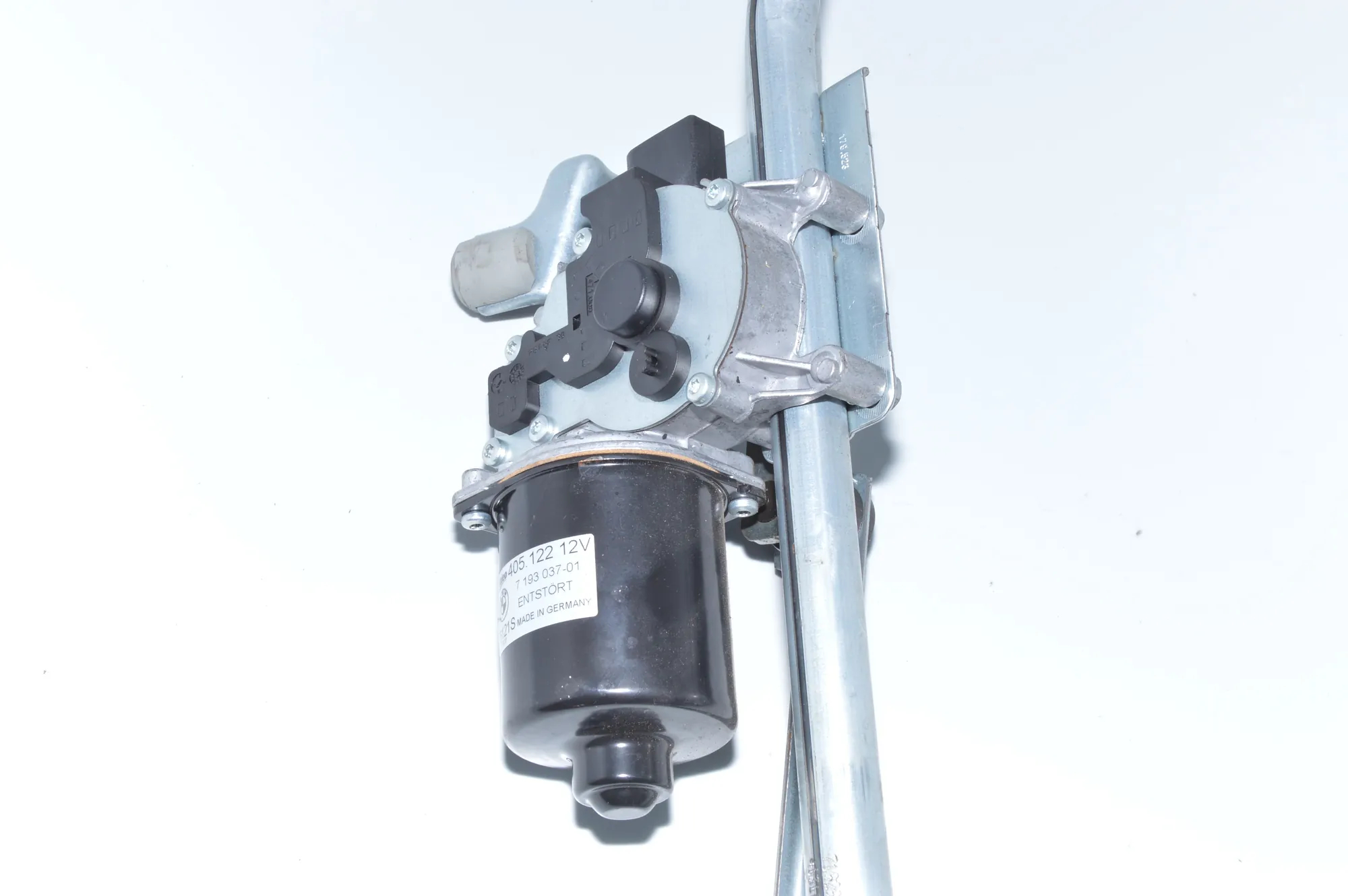 Front Windshield Wiper Mechanism – OEM 7193037 · BMW 1 Coupe (E82) 123 d 2011 – 4