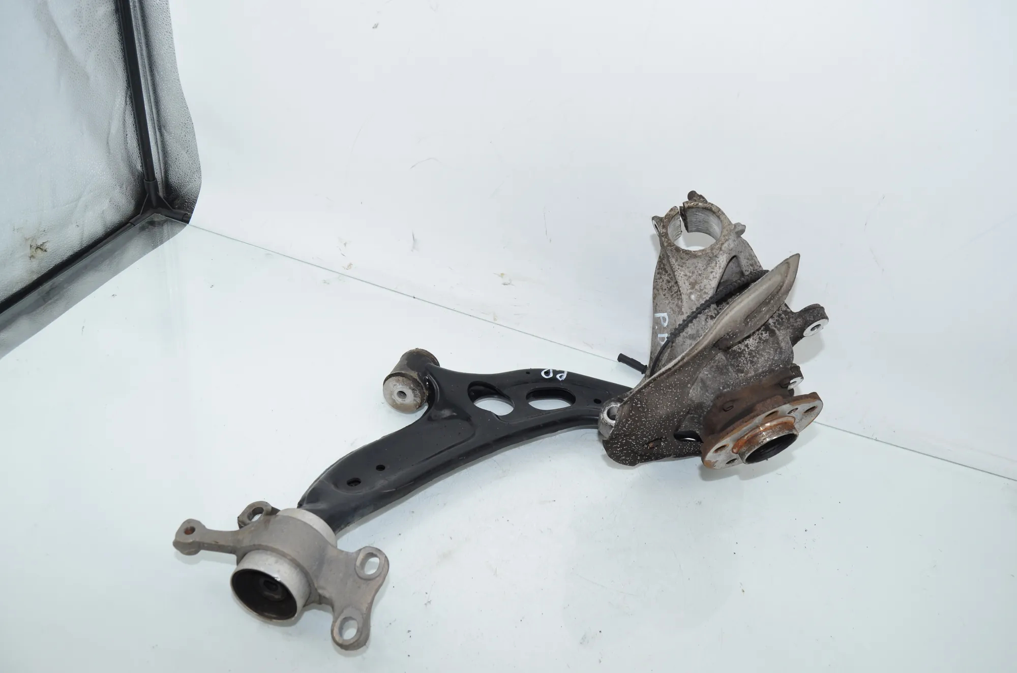 Front Right Wheel Hub – OEM 6876646 · BMW X1 (F48) sDrive 18 d 2019 – 4