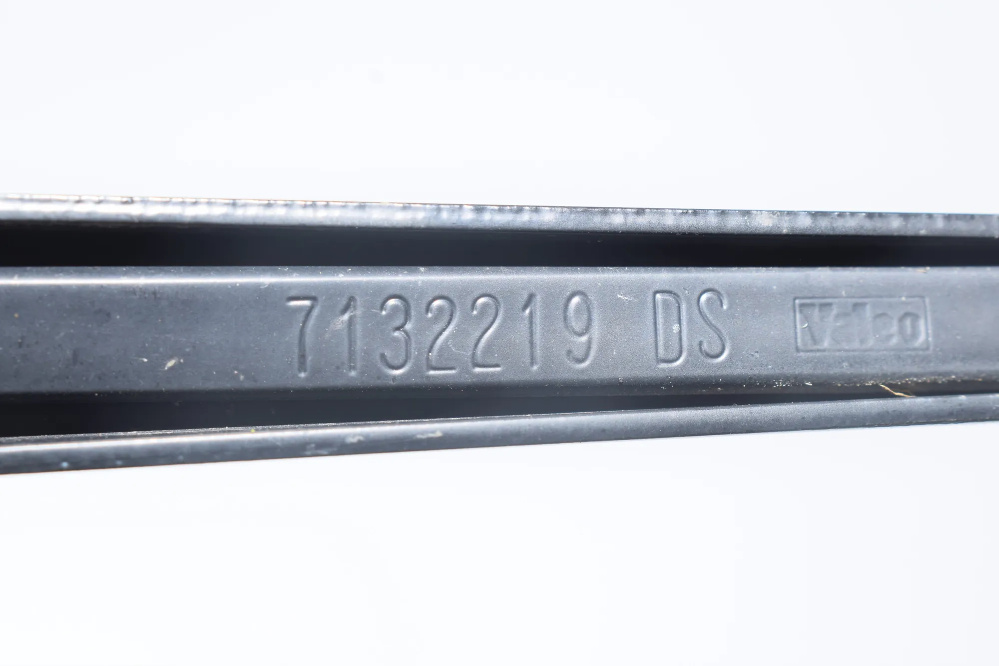 Front Wiper Arms – OEM 7132219 · BMW X5 (E53) 3.0 d 2005 – 6