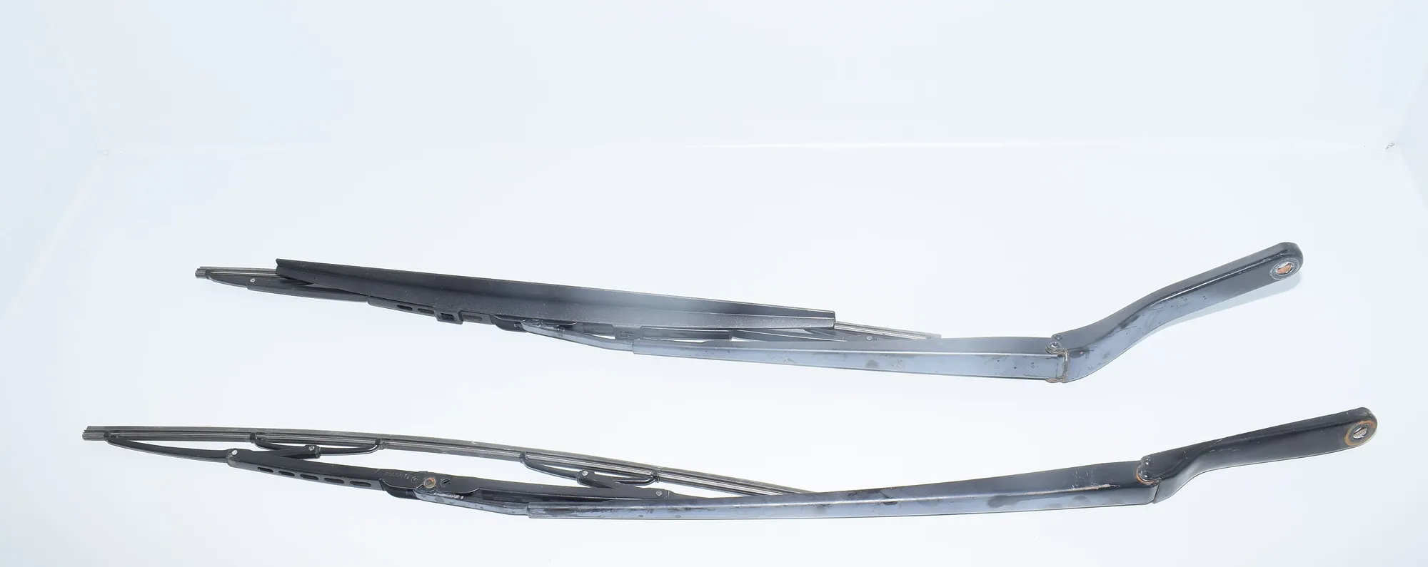 Front Wiper Arms – OEM 7132219 · BMW X5 (E53) 3.0 d 2005