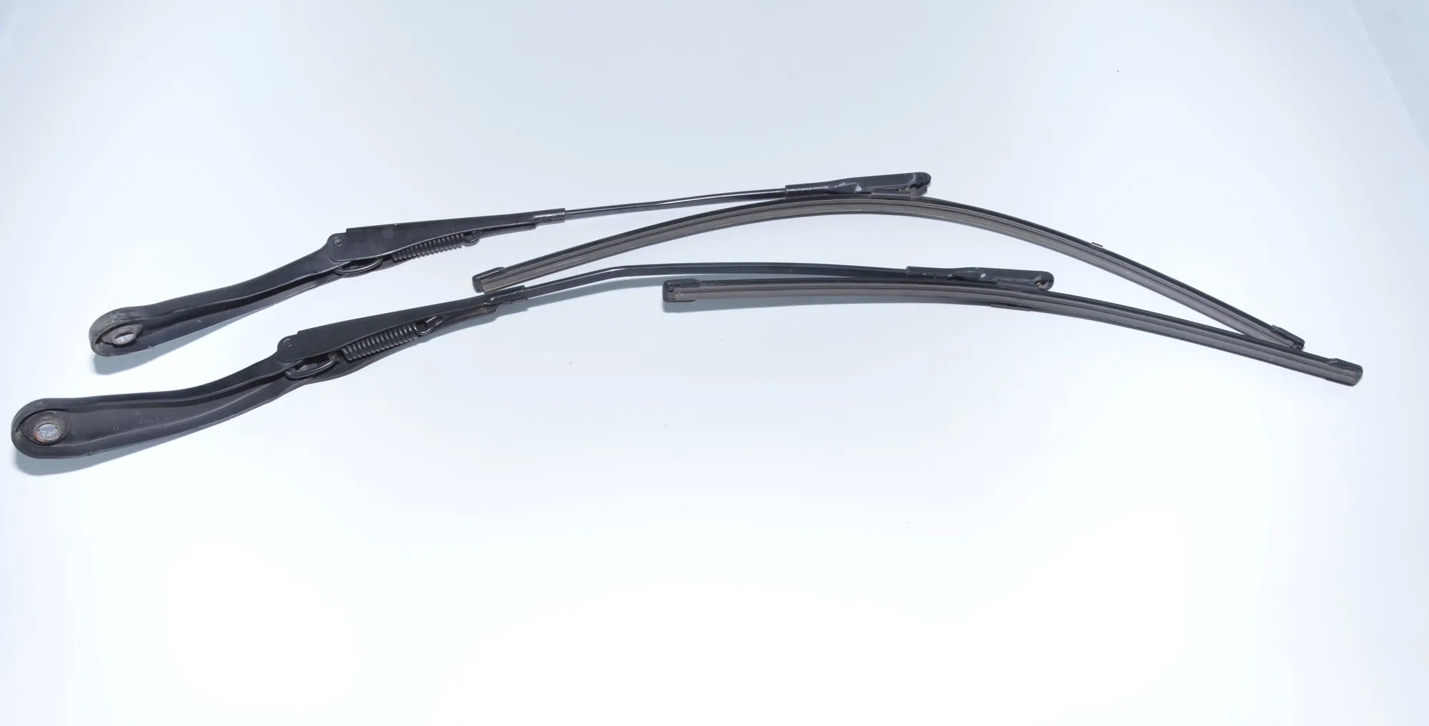 Front Wiper Arms – OEM 7260482 · BMW 3 (F30, F80) 320 d 2012