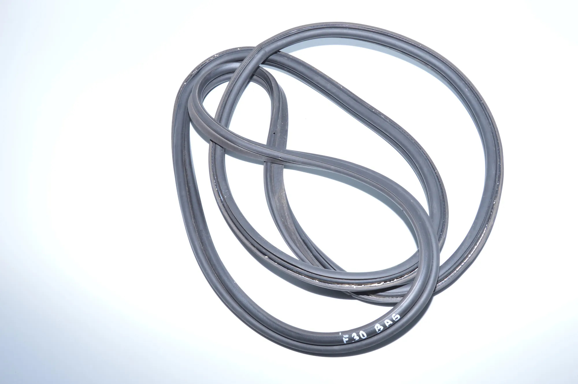 Tailgate Rubber Seal – OEM 4897689 · BMW 3 (F30, F80) 320 d 2012
