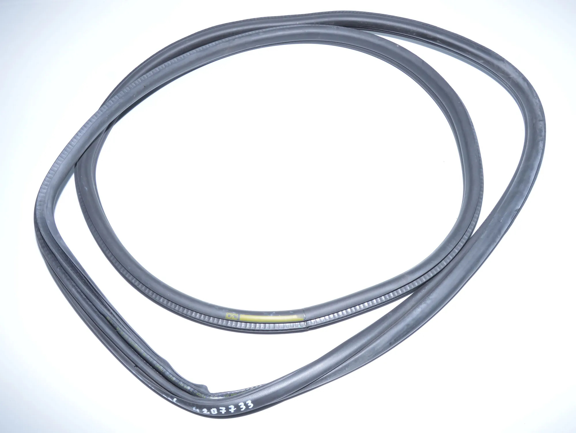 Rear Left Door Seal Rubber – OEM 7258311 · BMW 3 (F30, F80) 320 d 2012 – 2