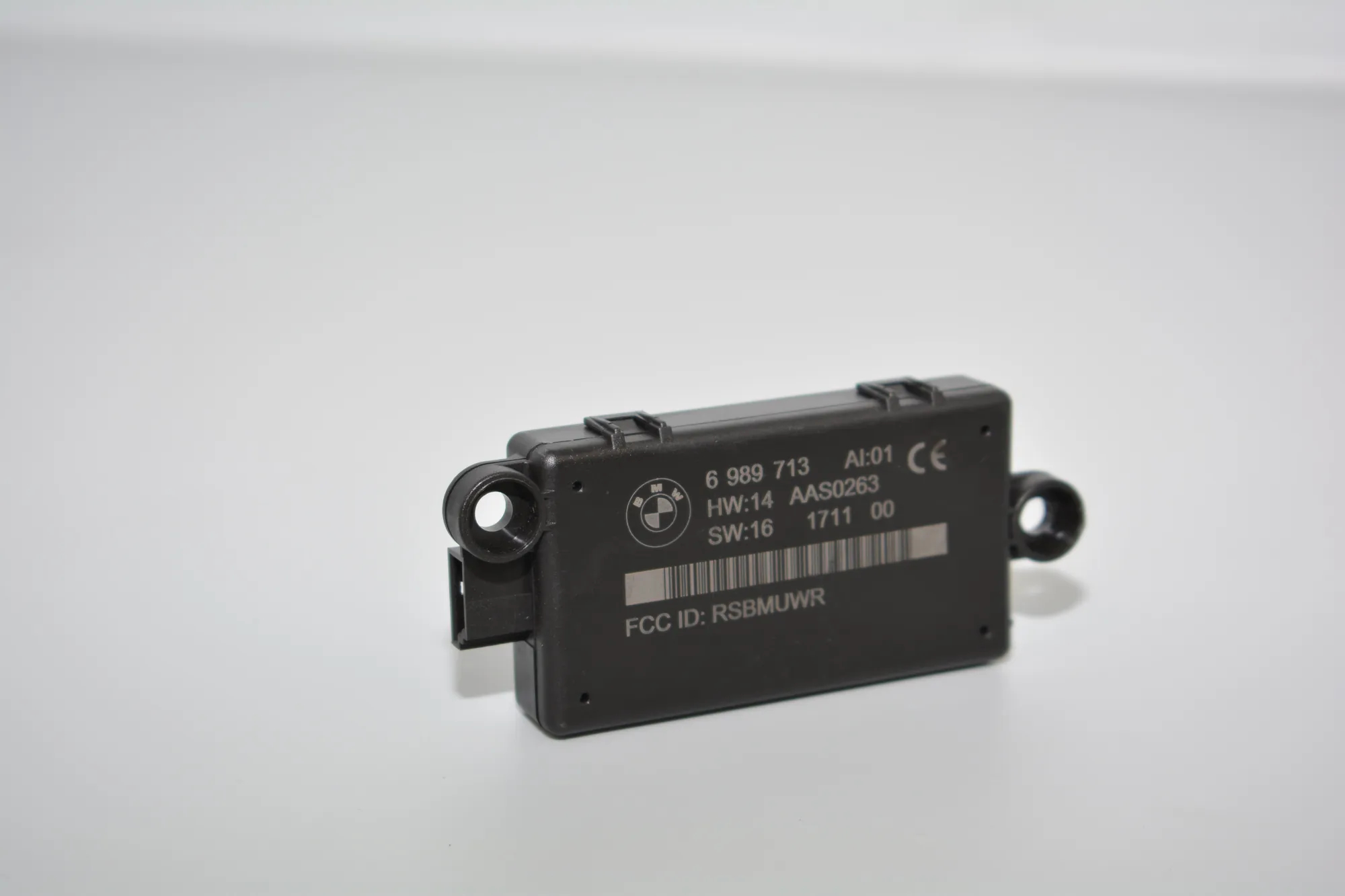 Other Control Units – OEM 6989713 · BMW 3 Cabrio (E93) 330 d 2011 – 2