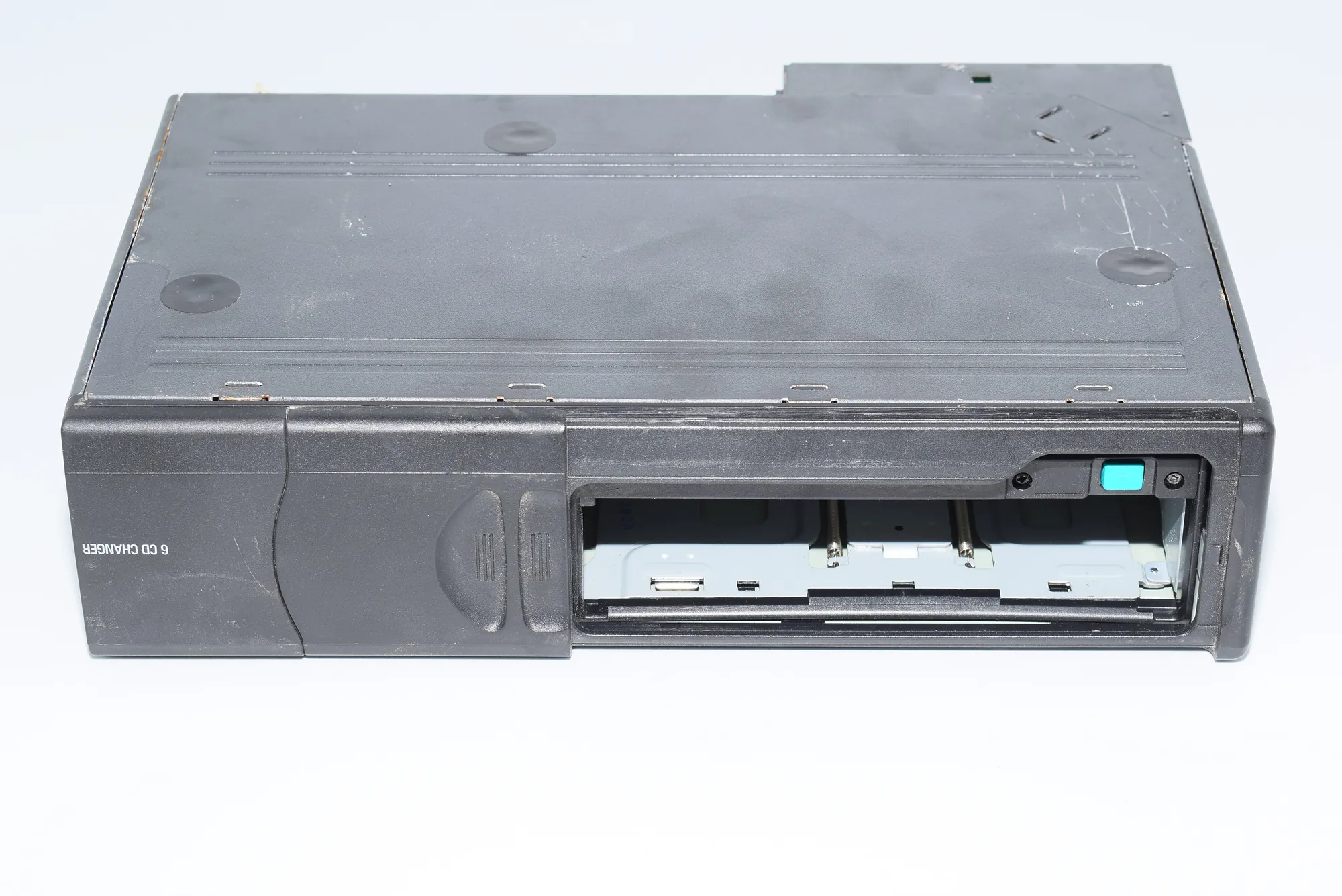 CD Changer – OEM 6946990 · BMW X5 (E53) 3.0 d 2005 – 3