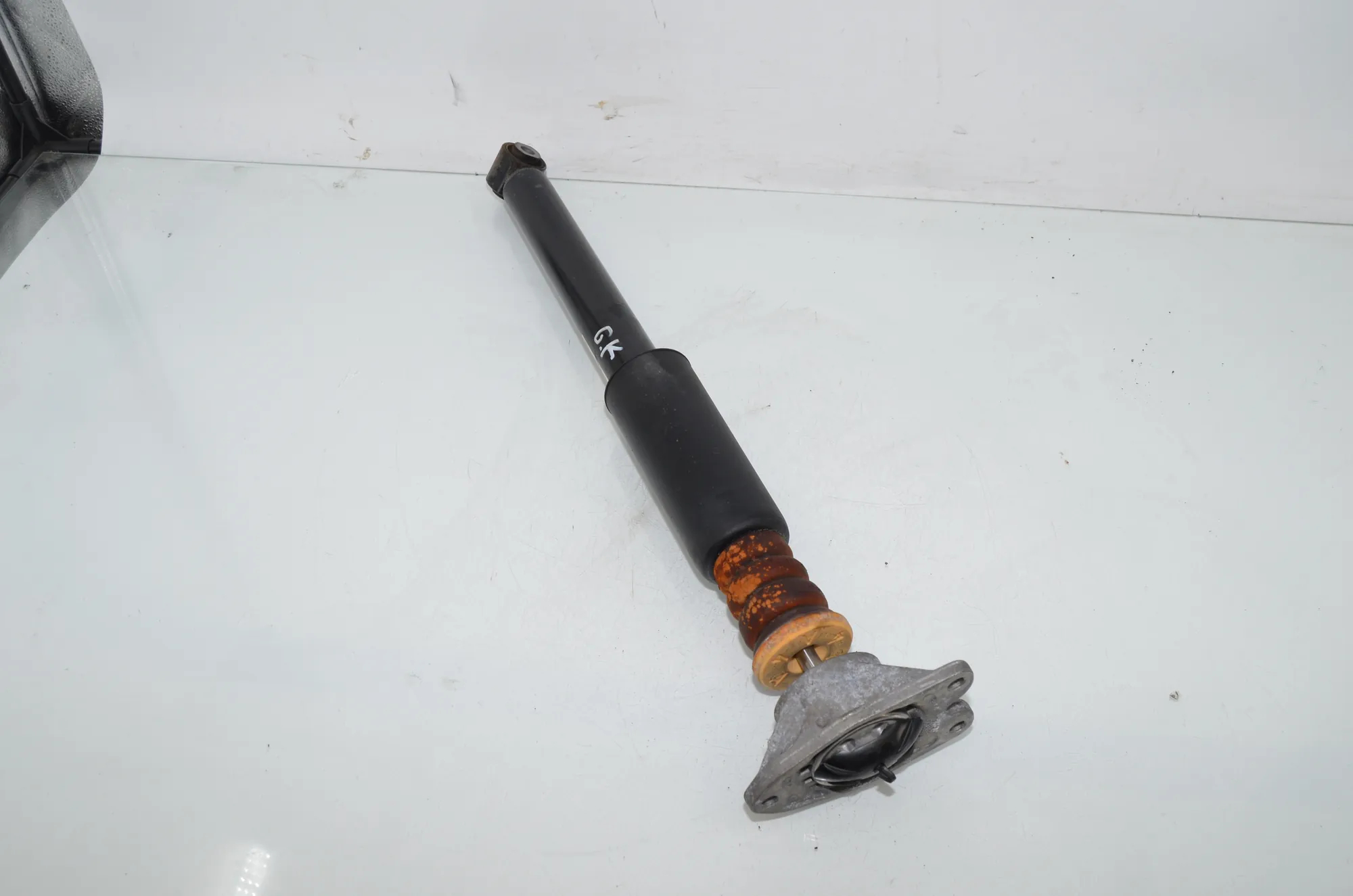 Rear Left Shock Absorber – OEM 6886760 · BMW X1 (F48) sDrive 18 d 2019 – 2