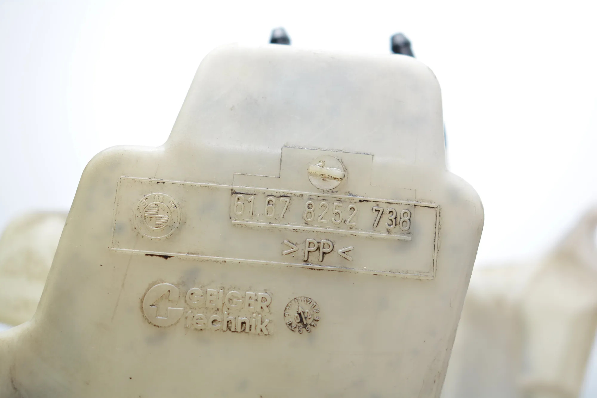 Window Washer Tank – OEM 8252738 · BMW X5 (E53) 4.6 is 2002 – 6