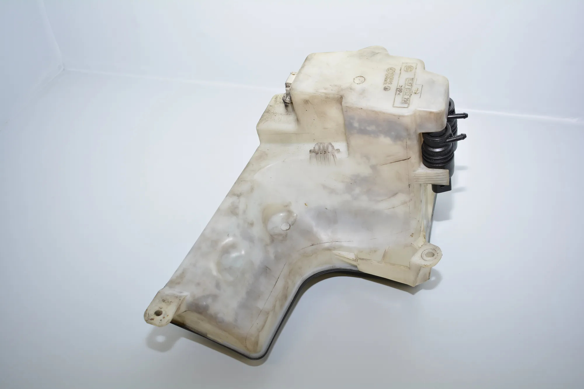 Window Washer Tank – OEM 8252738 · BMW X5 (E53) 4.6 is 2002 – 4