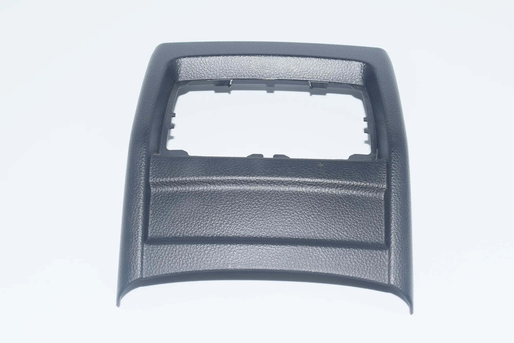 Other Interior Parts – OEM 9218908 · BMW 3 (F30, F80) 320 d Efficient Dynamics 2014