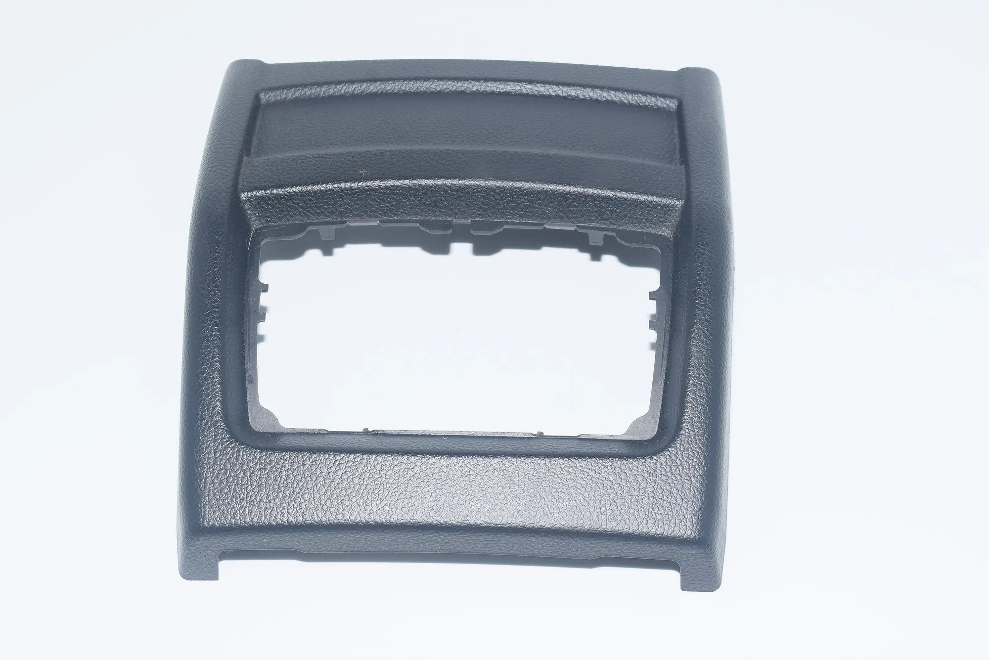 Other Interior Parts – OEM 9218908 · BMW 3 (F30, F80) 320 d Efficient Dynamics 2014 – 4
