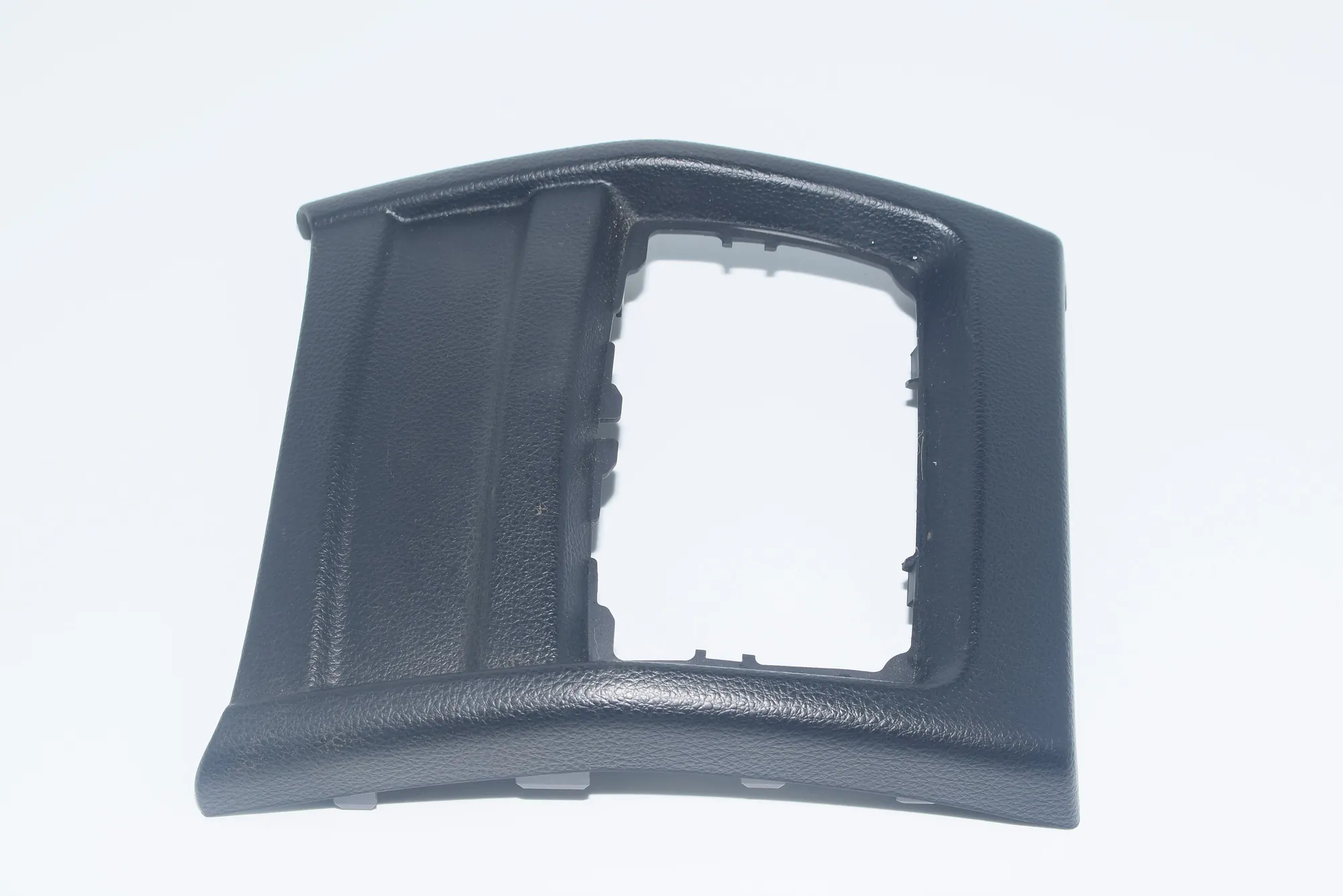 Other Interior Parts – OEM 9218908 · BMW 3 (F30, F80) 320 d Efficient Dynamics 2014 – 2