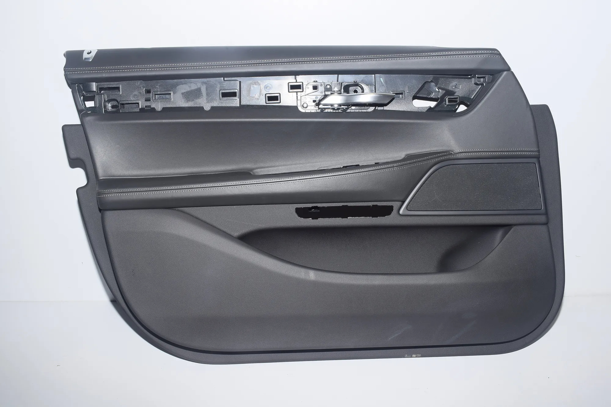 Front Left Door Panel · BMW 7 (G11, G12) BMW 7 (G11, G12) 2016