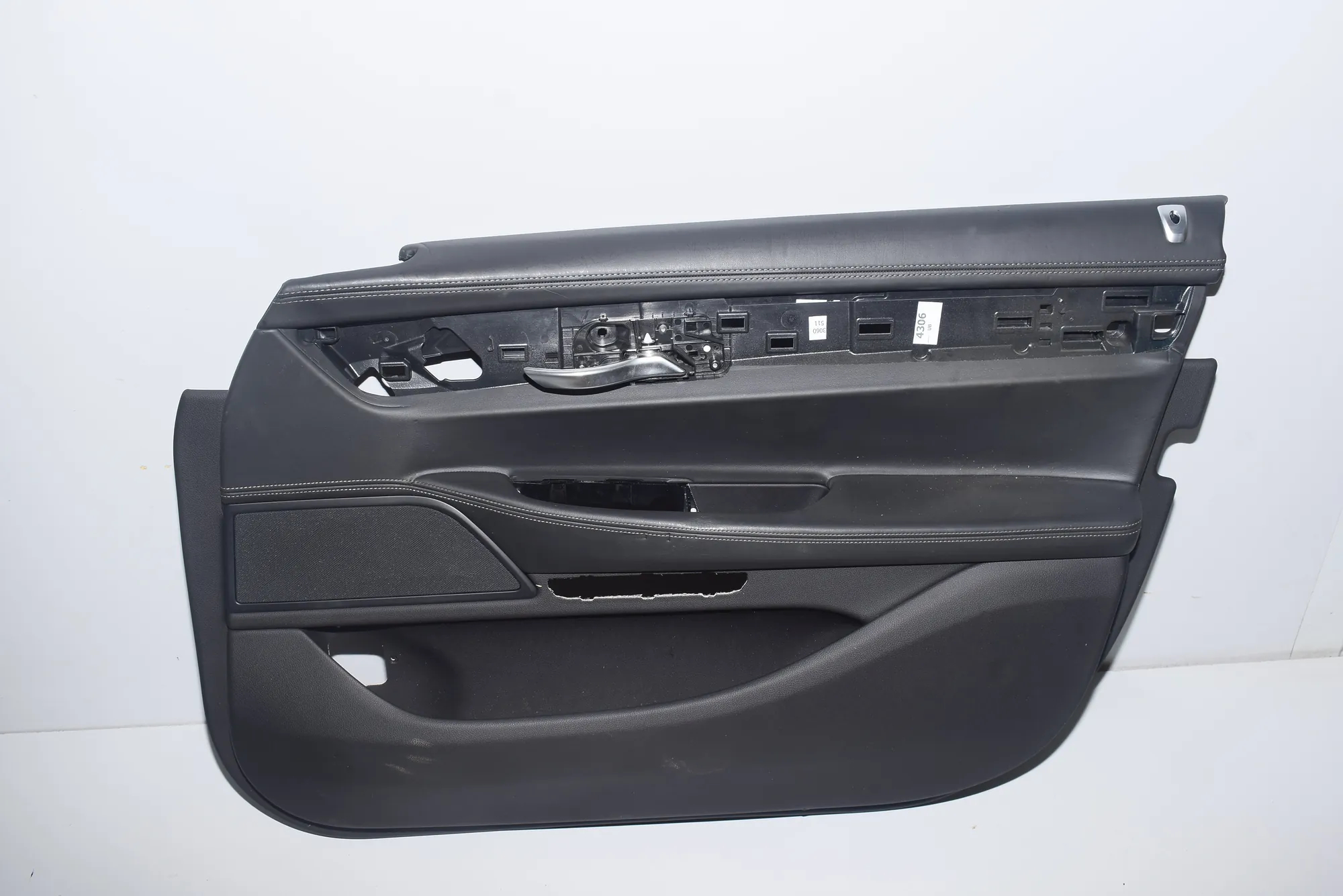 Front Right Door Panel · BMW 7 (G11, G12) BMW 7 (G11, G12) 2016