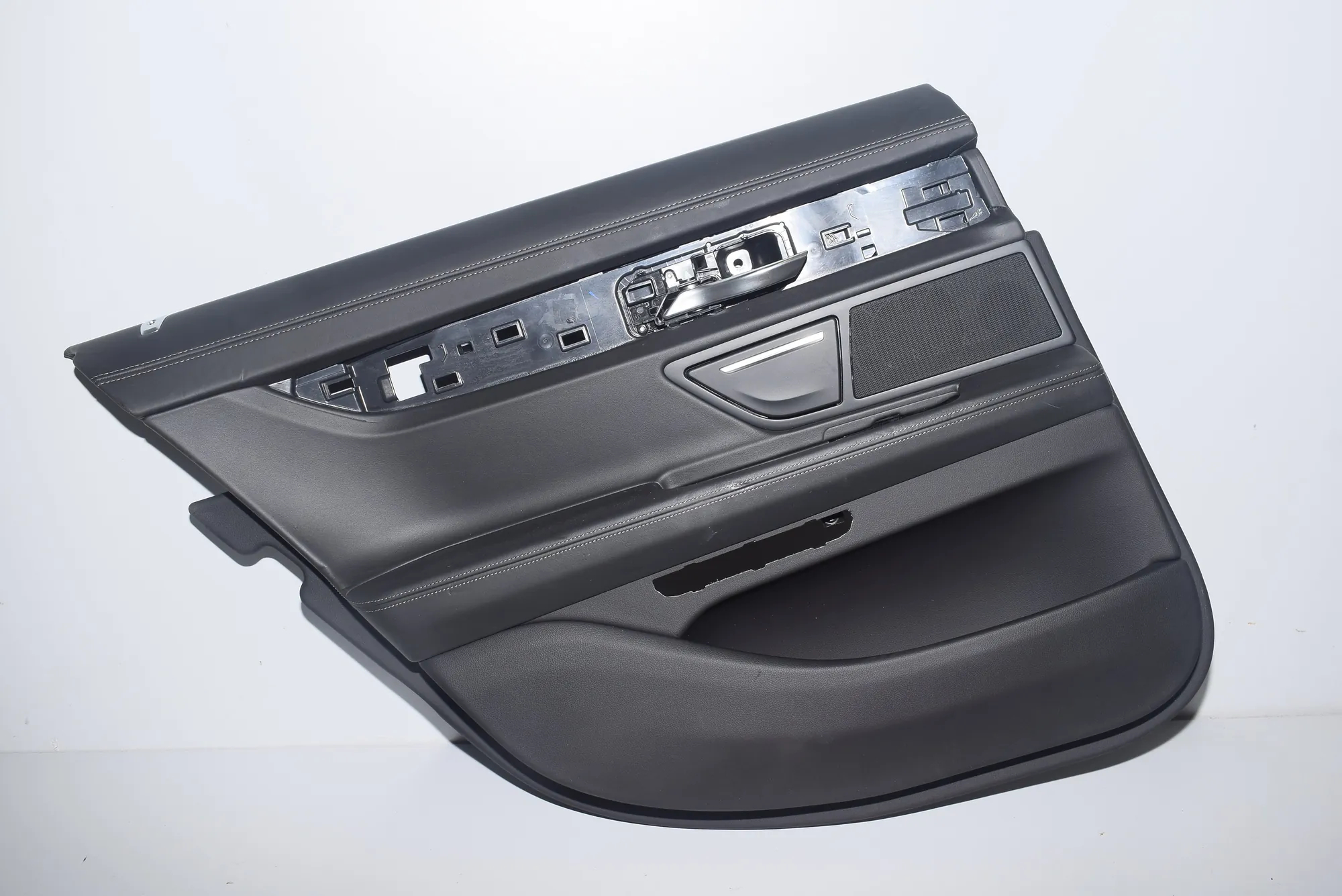 Rear Left Door Panel · BMW 7 (G11, G12) BMW 7 (G11, G12) 2016