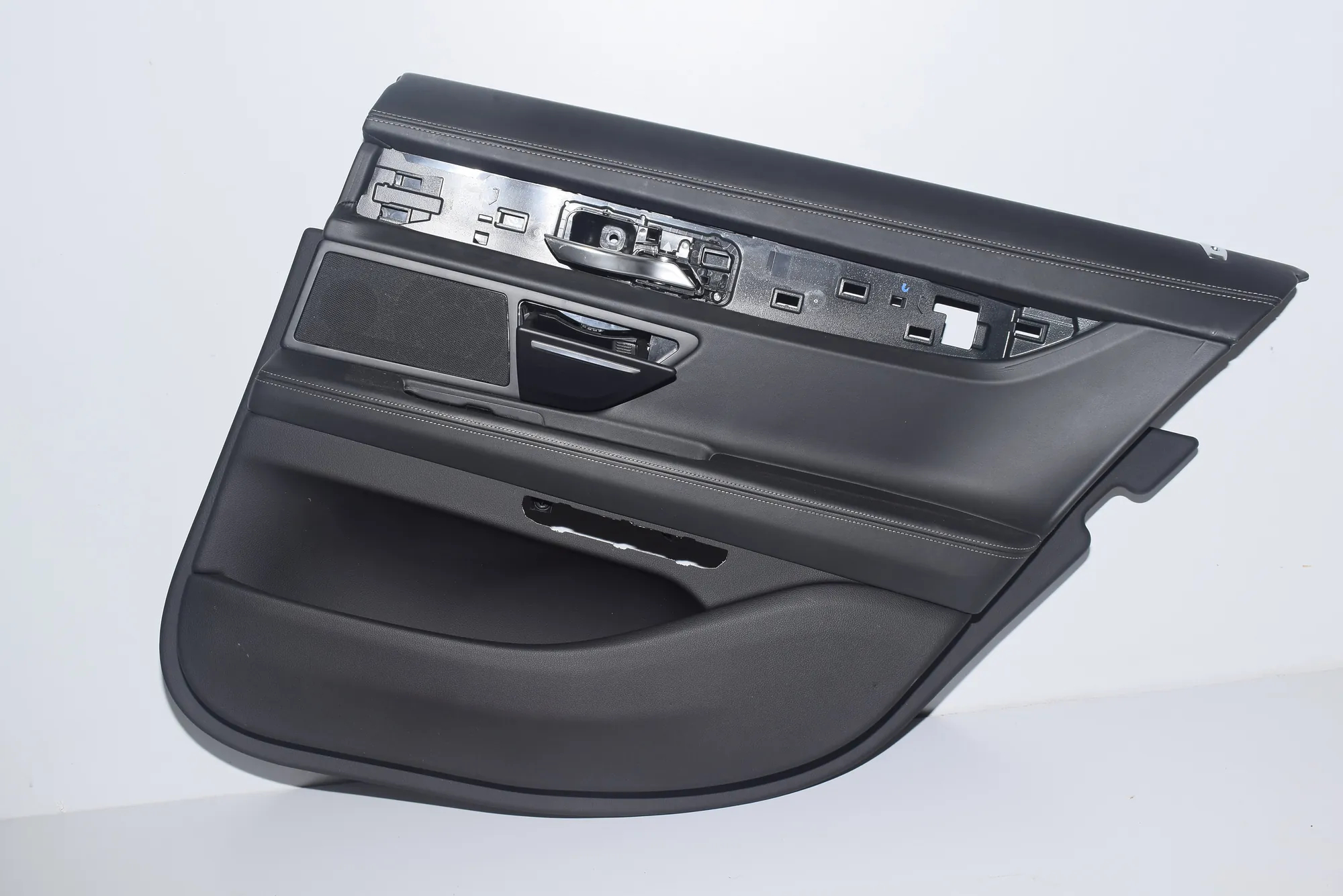 Rear Right Door Panel · BMW 7 (G11, G12) BMW 7 (G11, G12) 2016 – 4