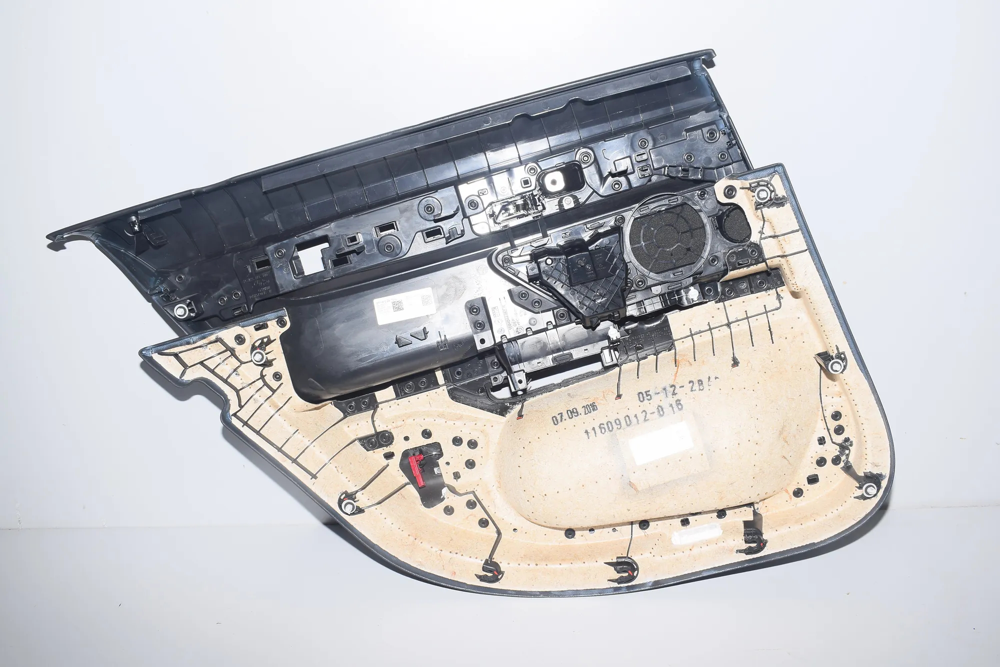 Rear Right Door Panel · BMW 7 (G11, G12) BMW 7 (G11, G12) 2016 – 3