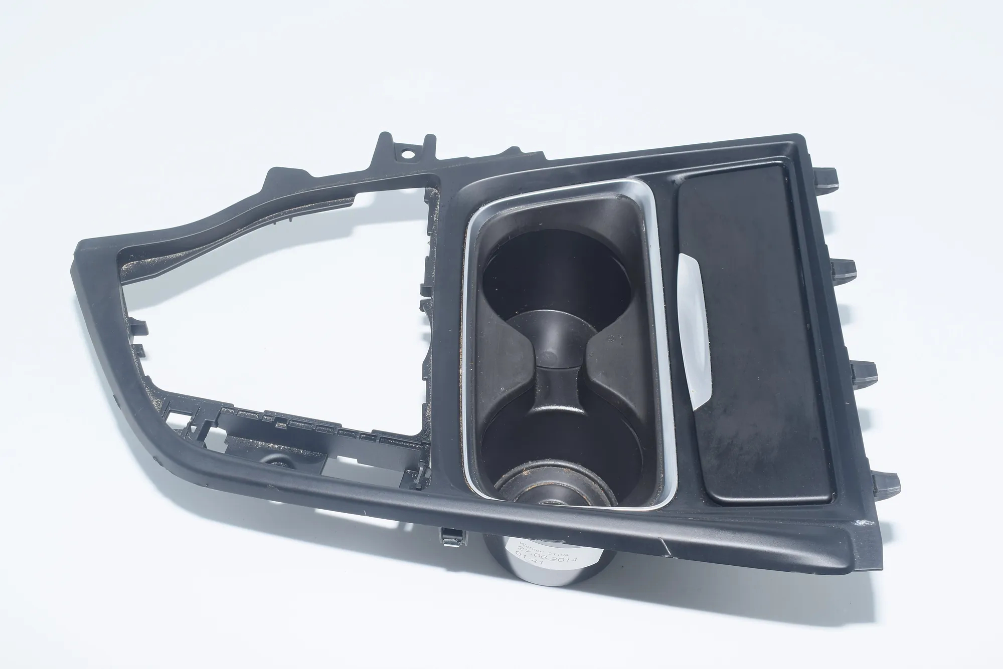 Cup Holder – OEM 9218926 · BMW 3 (F30, F80) 320 d Efficient Dynamics 2014 – 2