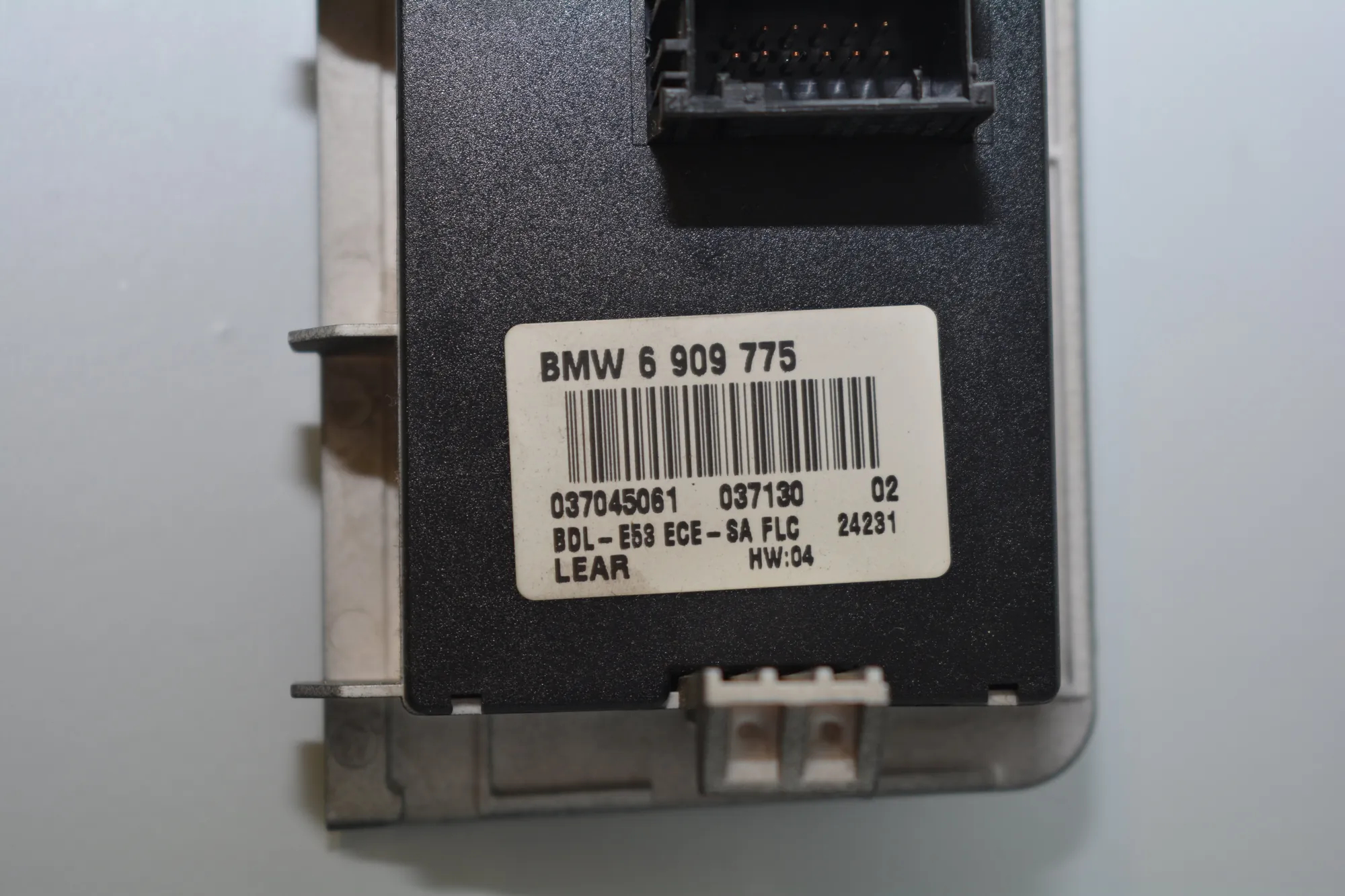 Headlight Switch Control Unit – OEM 6909775 · BMW X5 (E53) 4.6 is 2002 – 5