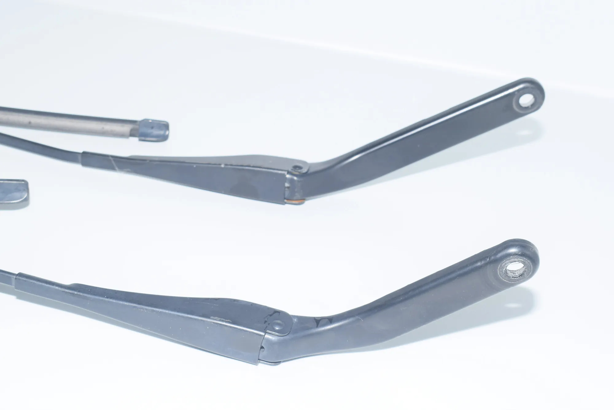 Front Wiper Arms – OEM 7169973 · BMW 1 (E87) 120 d 2007 – 4
