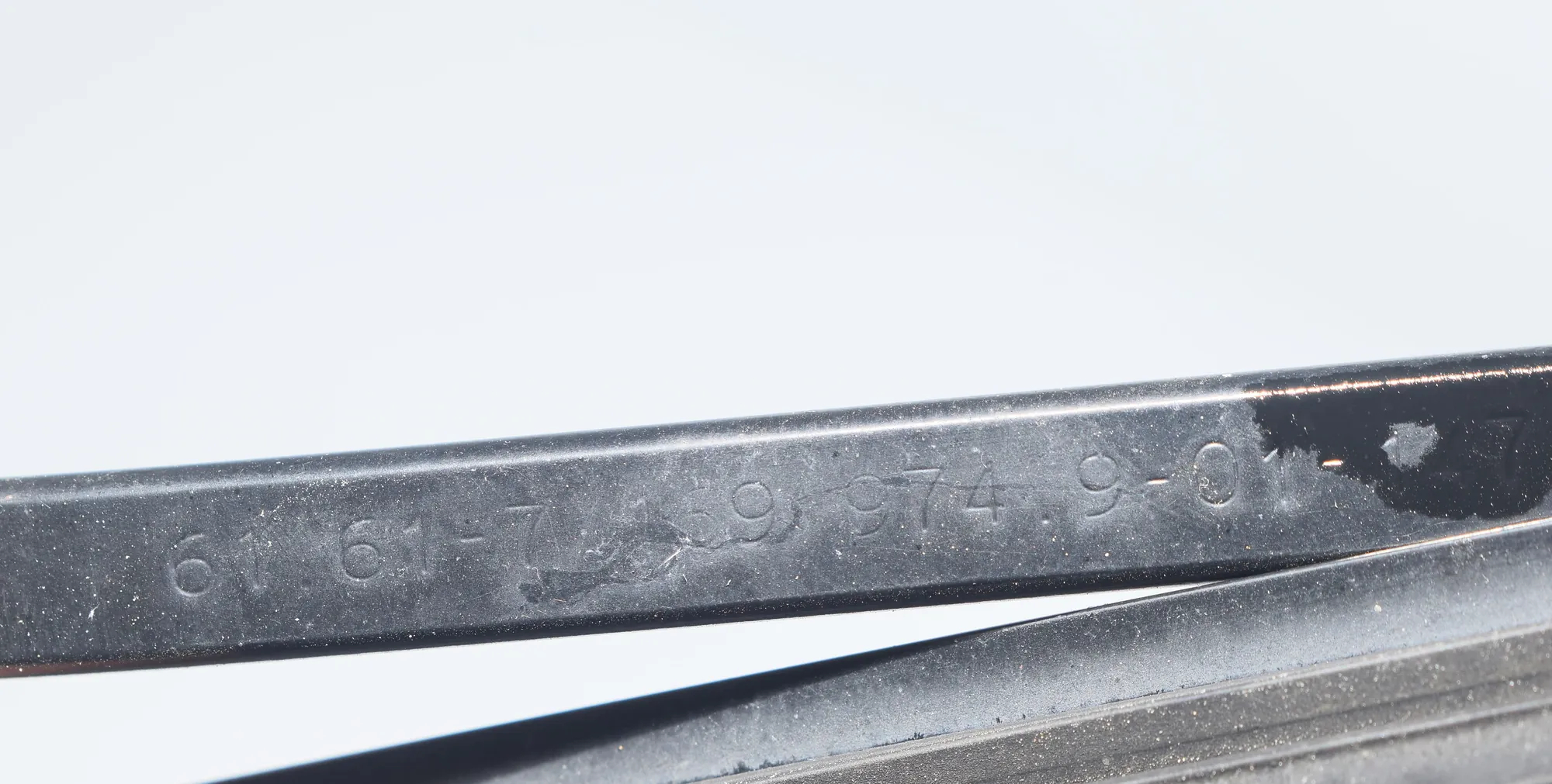 Front Wiper Arms – OEM 7169973 · BMW 1 (E87) 120 d 2007 – 7