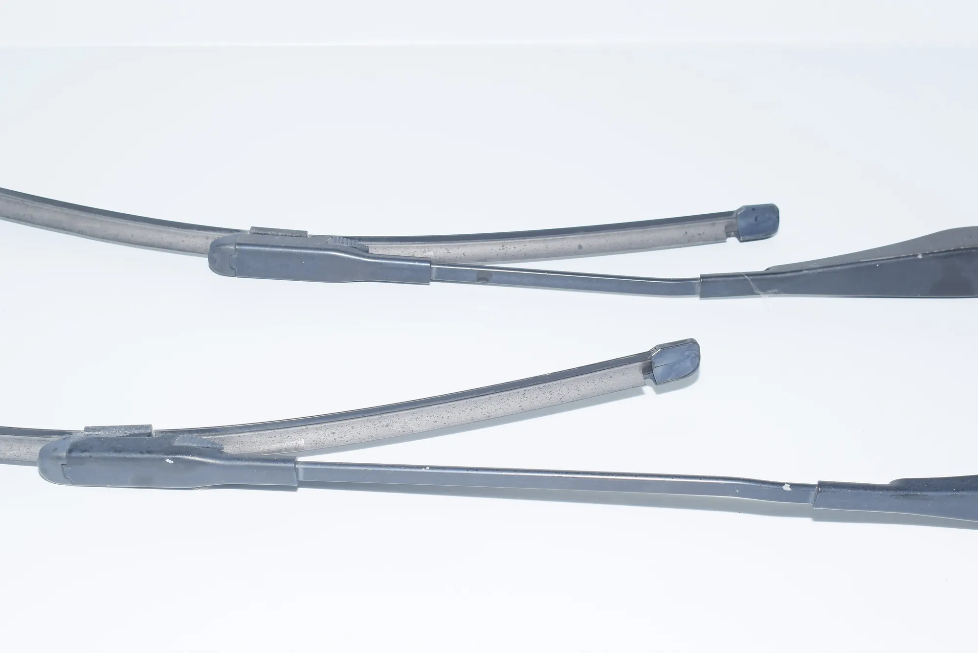 Front Wiper Arms – OEM 7169973 · BMW 1 (E87) 120 d 2007 – 5