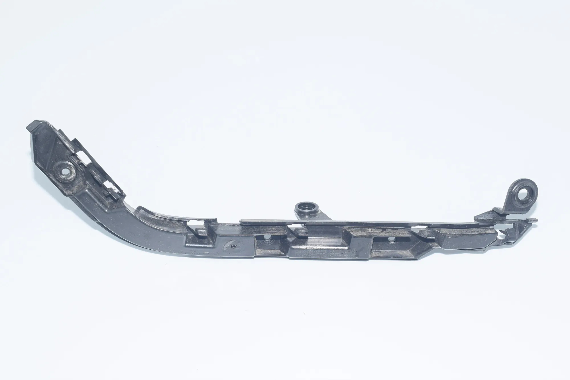 Rear Right Bumper Bracket – OEM 7058518 · BMW 1 (E87) 120 d 2007 – 3