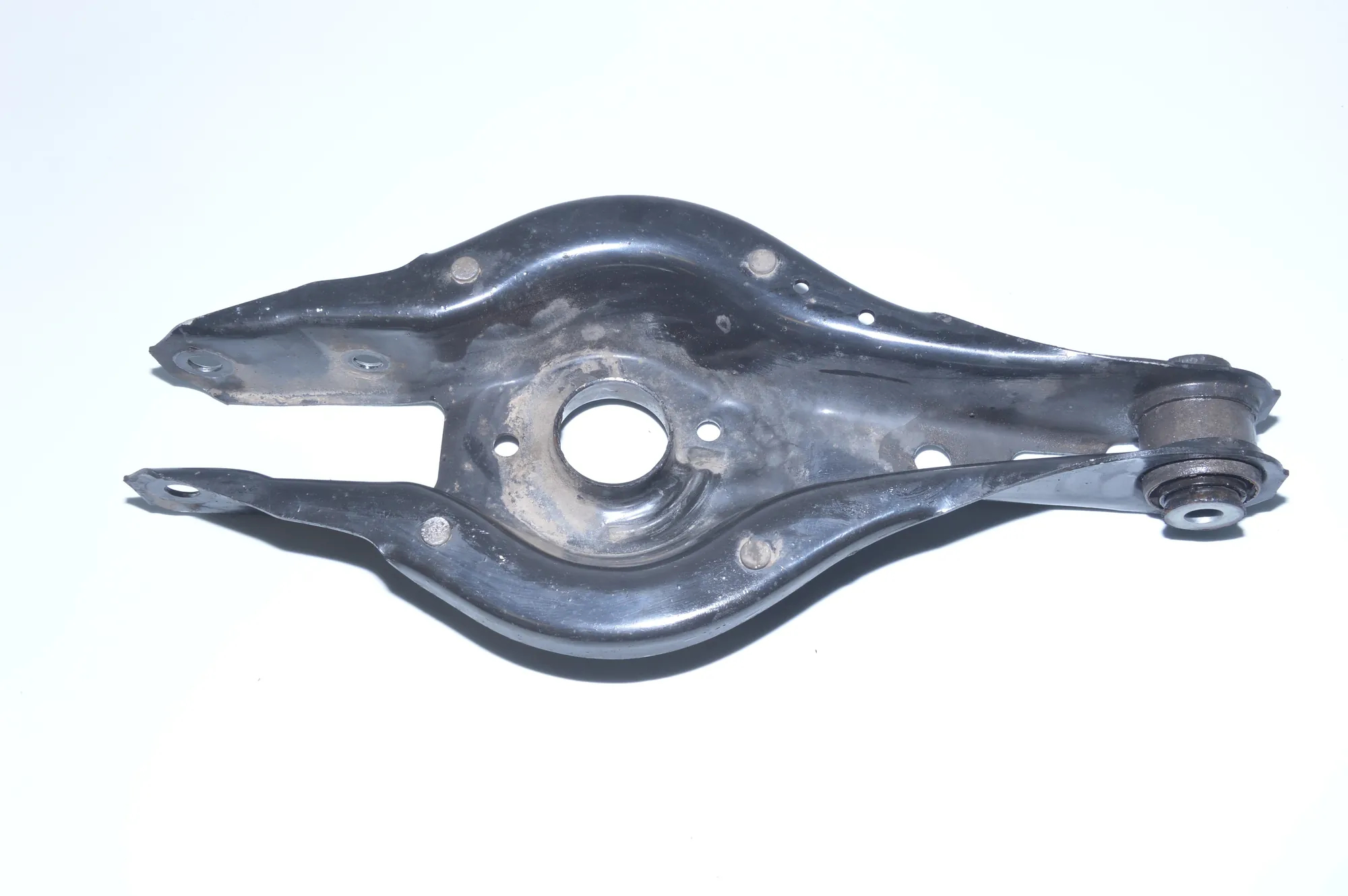 Rear Right Lower Control Arm – OEM 6867541 · BMW 3 (F30, F80) 320 d Efficient Dynamics 2014 – 2