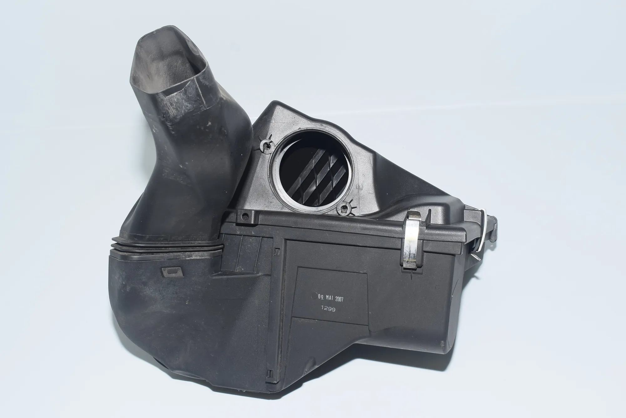 Air Filter Box – OEM 7797460 · BMW 1 (E87) 120 d 2007 – 4