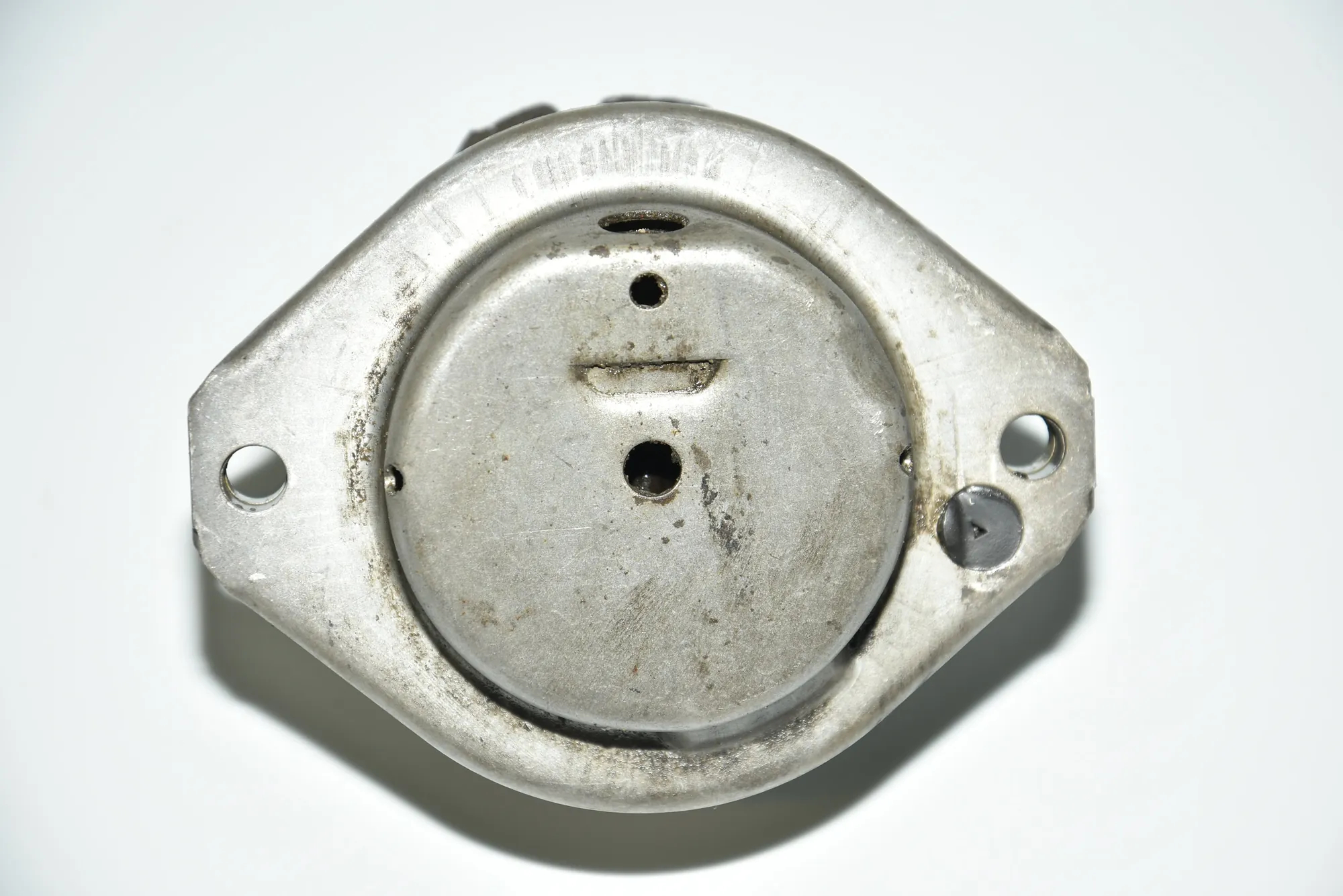 Right Side Engine Mount – OEM 6762608 · BMW 6 Cabrio (E64) 650 i 2005 – 4