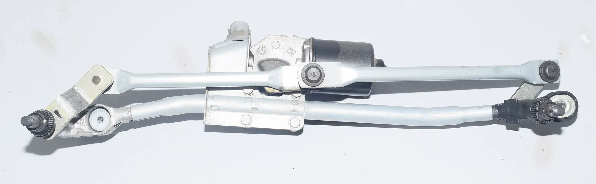 Front Windshield Wiper Mechanism – OEM 7193037 · BMW 1 (E87) 120 d 2007