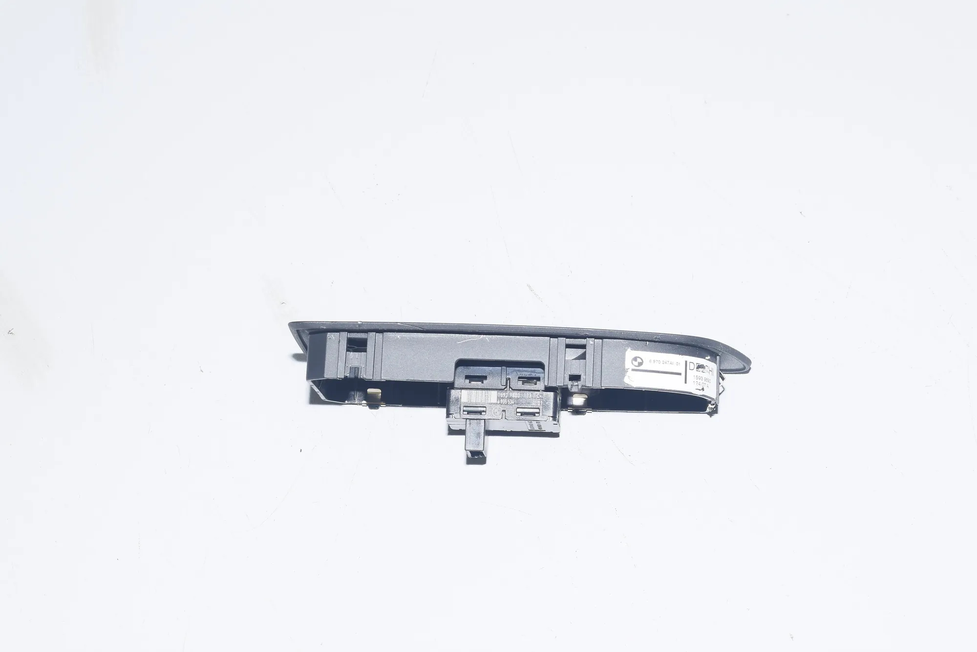 Front Left Door Window Switch – OEM 6970247 · BMW 1 (E87) 120 d 2007 – 4
