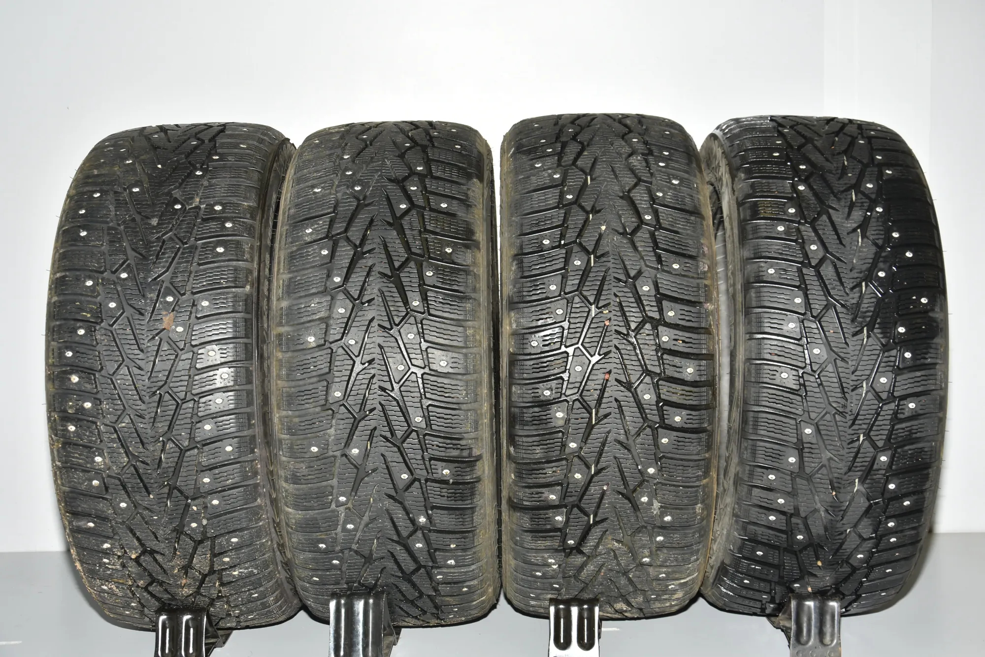 Tyre Kit · BMW 7 (F01, F02) BMW 7 (F01, F02) 2010