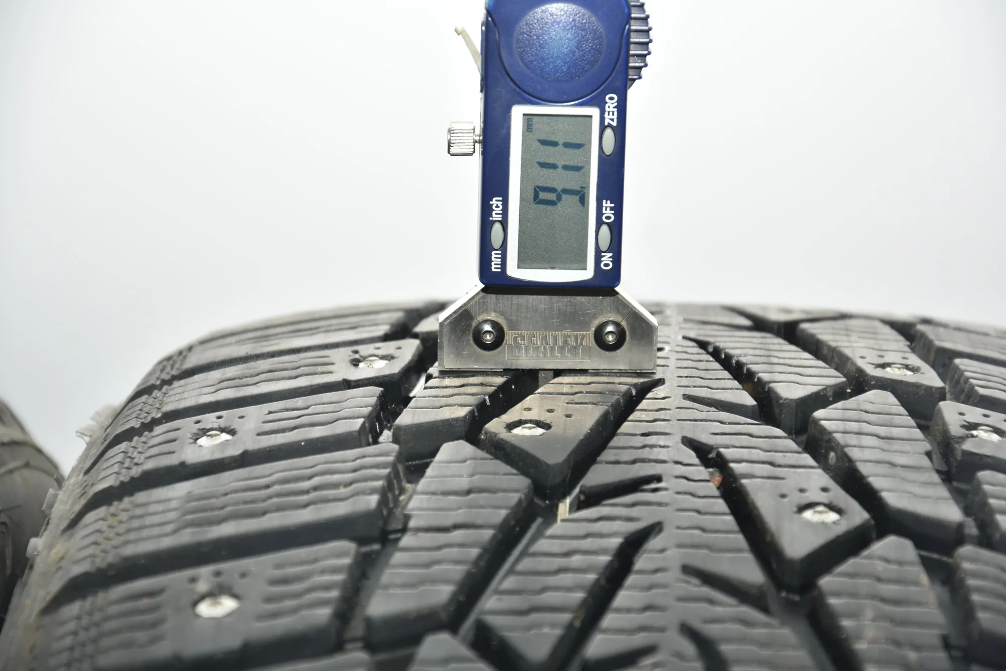 Tyre Kit · BMW 7 (F01, F02) BMW 7 (F01, F02) 2010 – 2