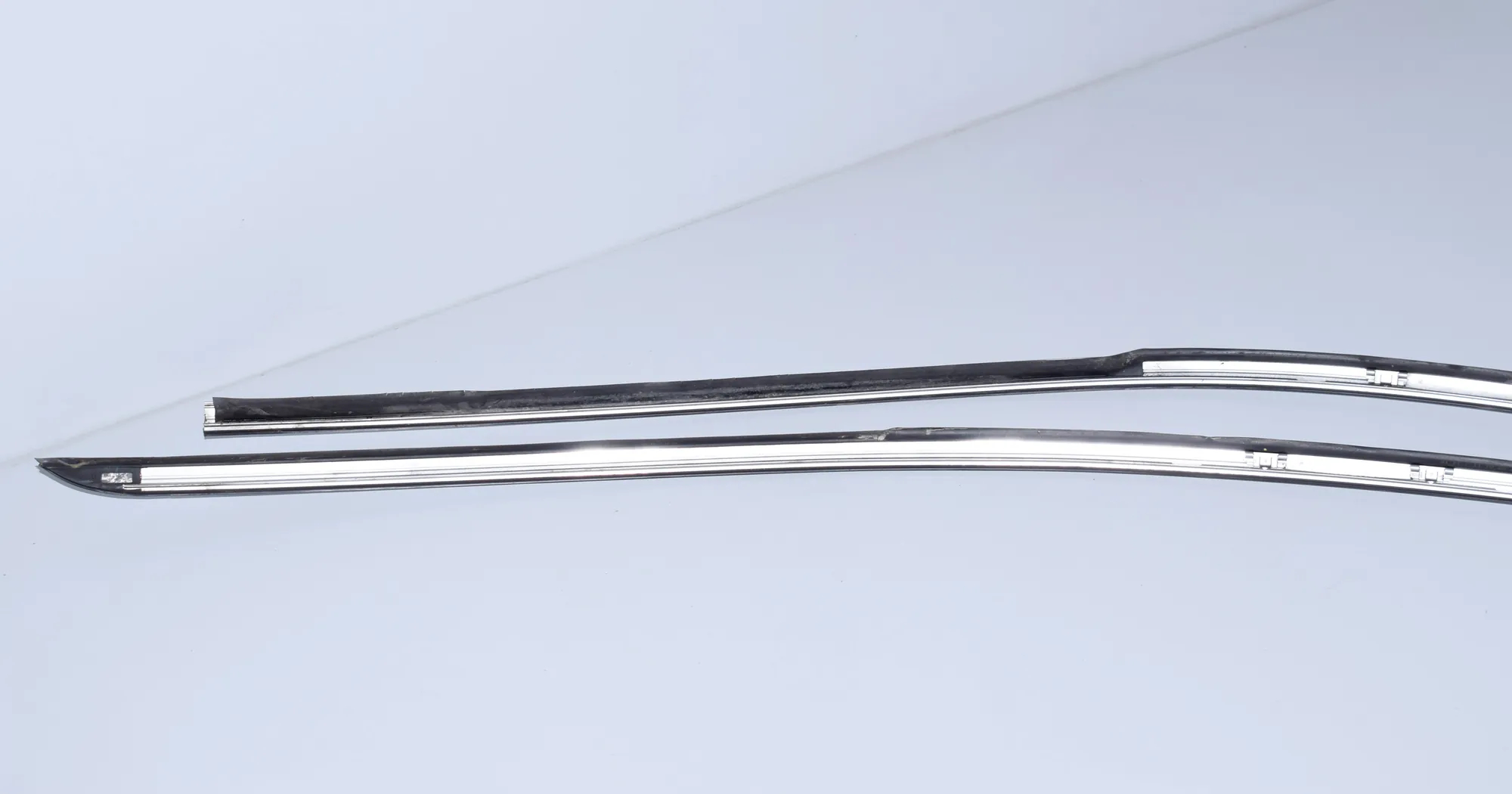 Left Side Roof Strip Trim – OEM E04602 · BMW 7 (F01, F02) 730 d 2011 – 8