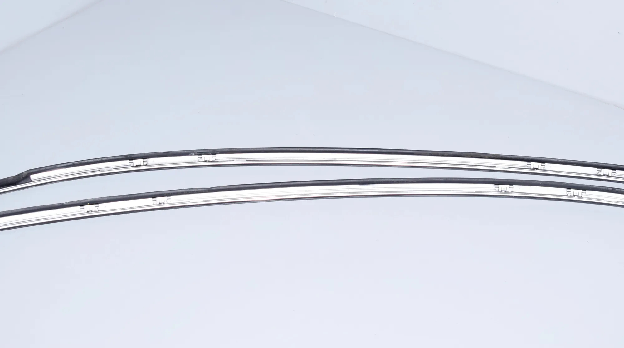 Left Side Roof Strip Trim – OEM E04602 · BMW 7 (F01, F02) 730 d 2011 – 7