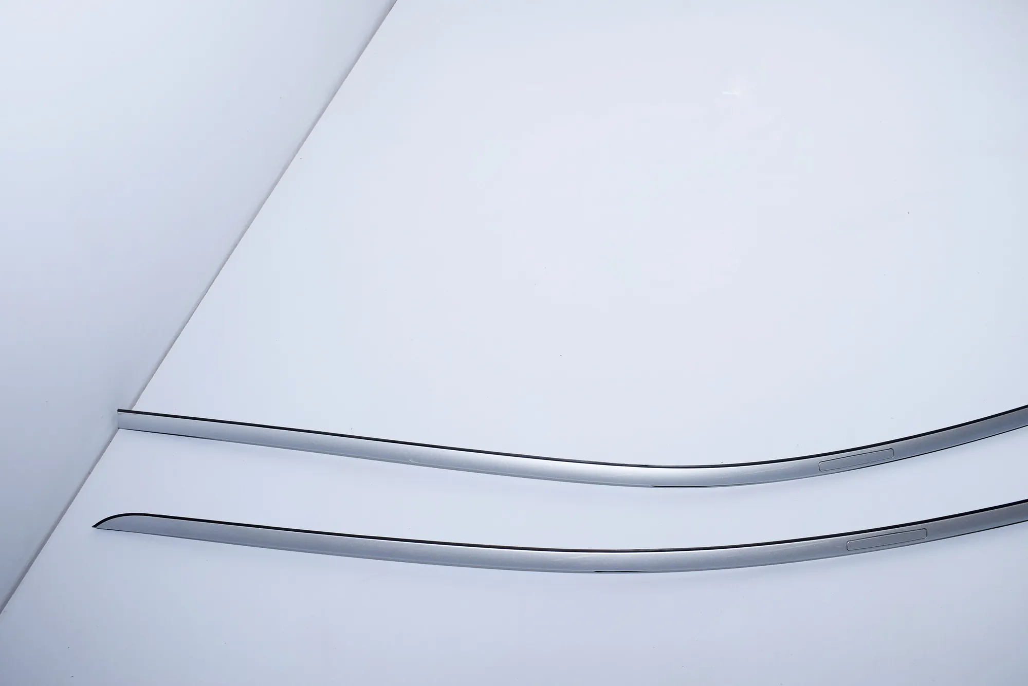 Left Side Roof Strip Trim – OEM E04602 · BMW 7 (F01, F02) 730 d 2011 – 2