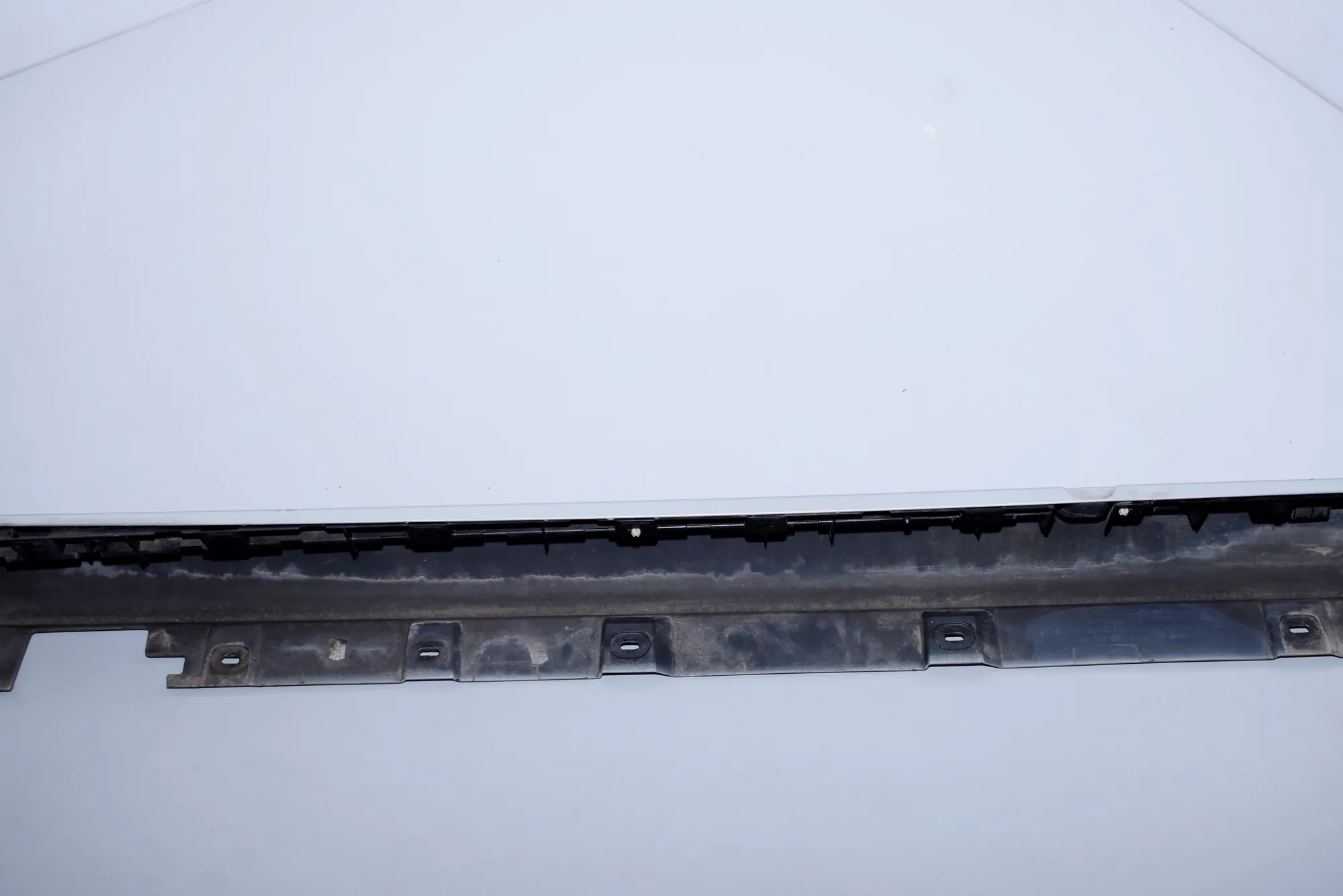 Right Side Plastic Sideskirt Cover – OEM 7183900 · BMW 7 (F01, F02) 730 d 2011 – 7