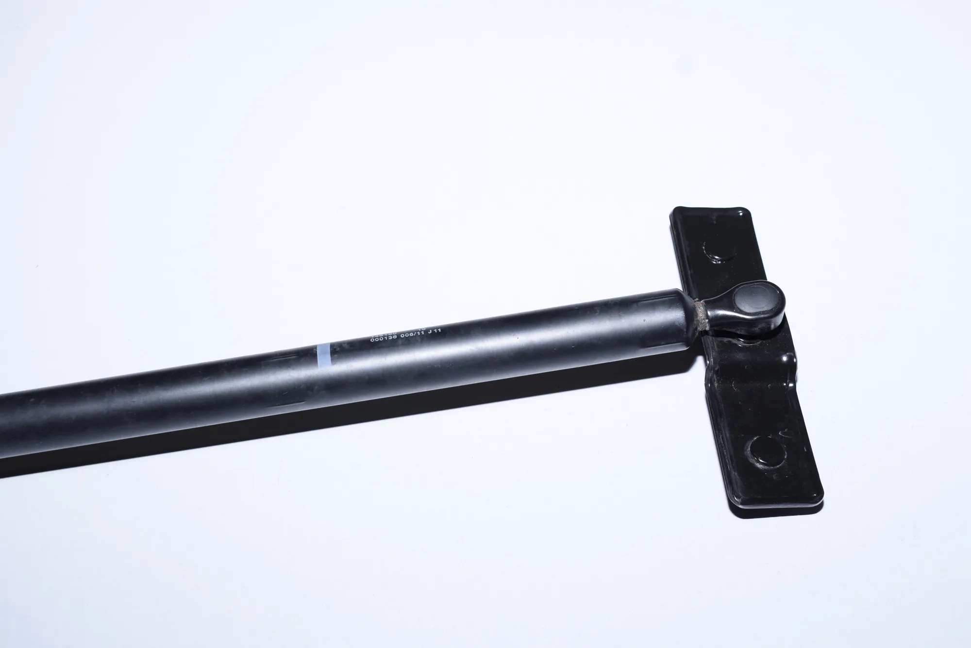 Front Right Door Hinge – OEM 7177616 · BMW 7 (F01, F02) 730 d 2011 – 4