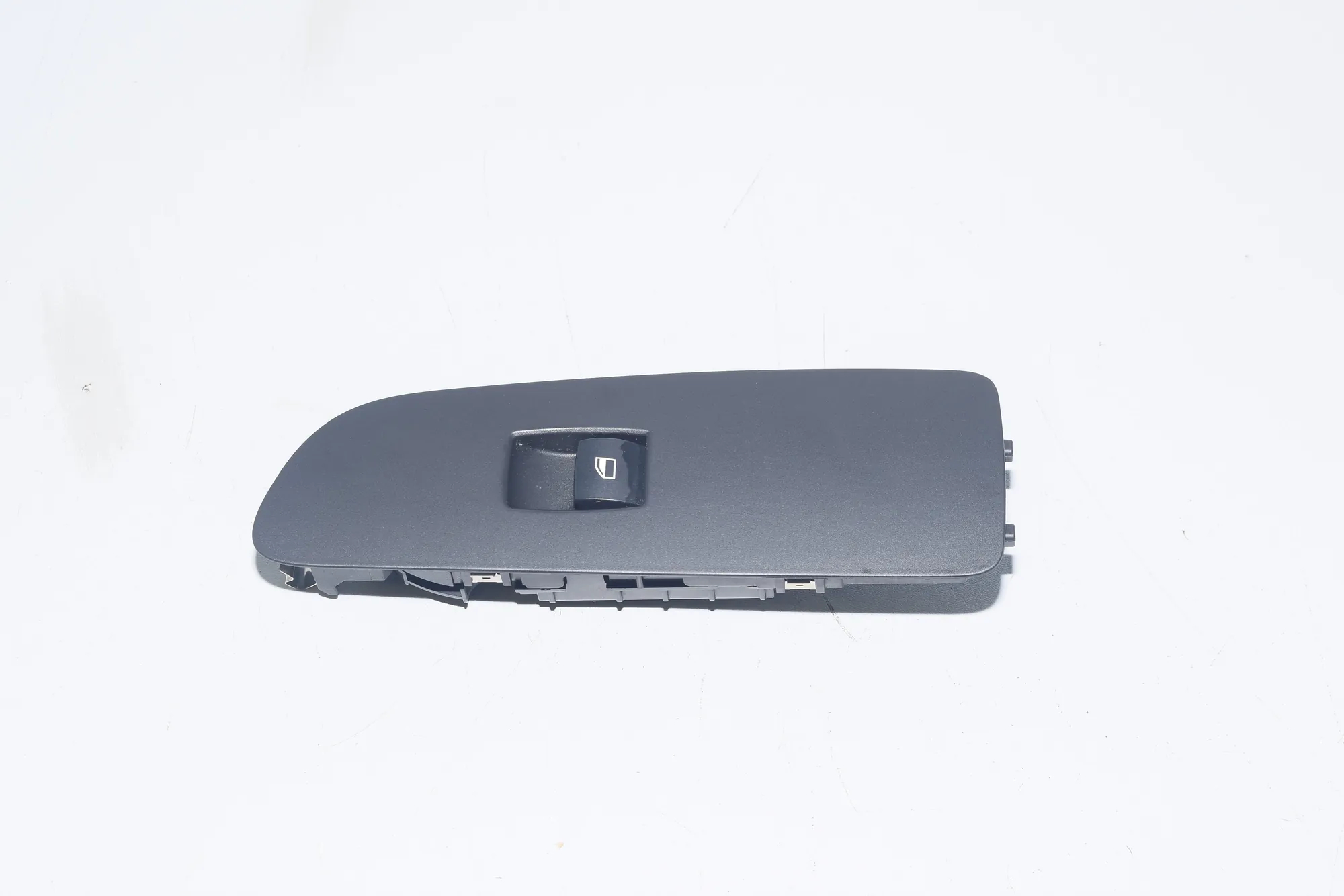 Front Left Door Window Switch – OEM 9163001 · BMW 1 Coupe (E82) 123 d 2011