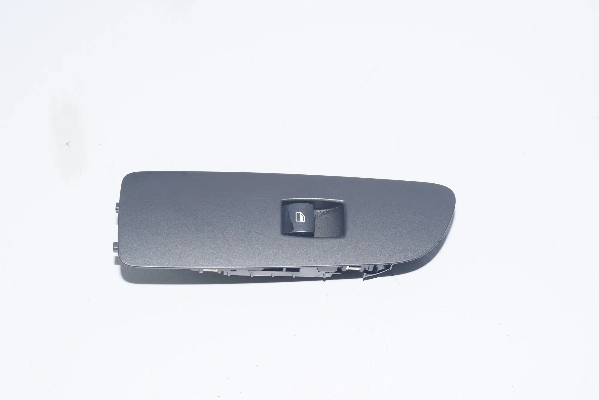 Front Left Door Window Switch – OEM 9163001 · BMW 1 Coupe (E82) 123 d 2011 – 4