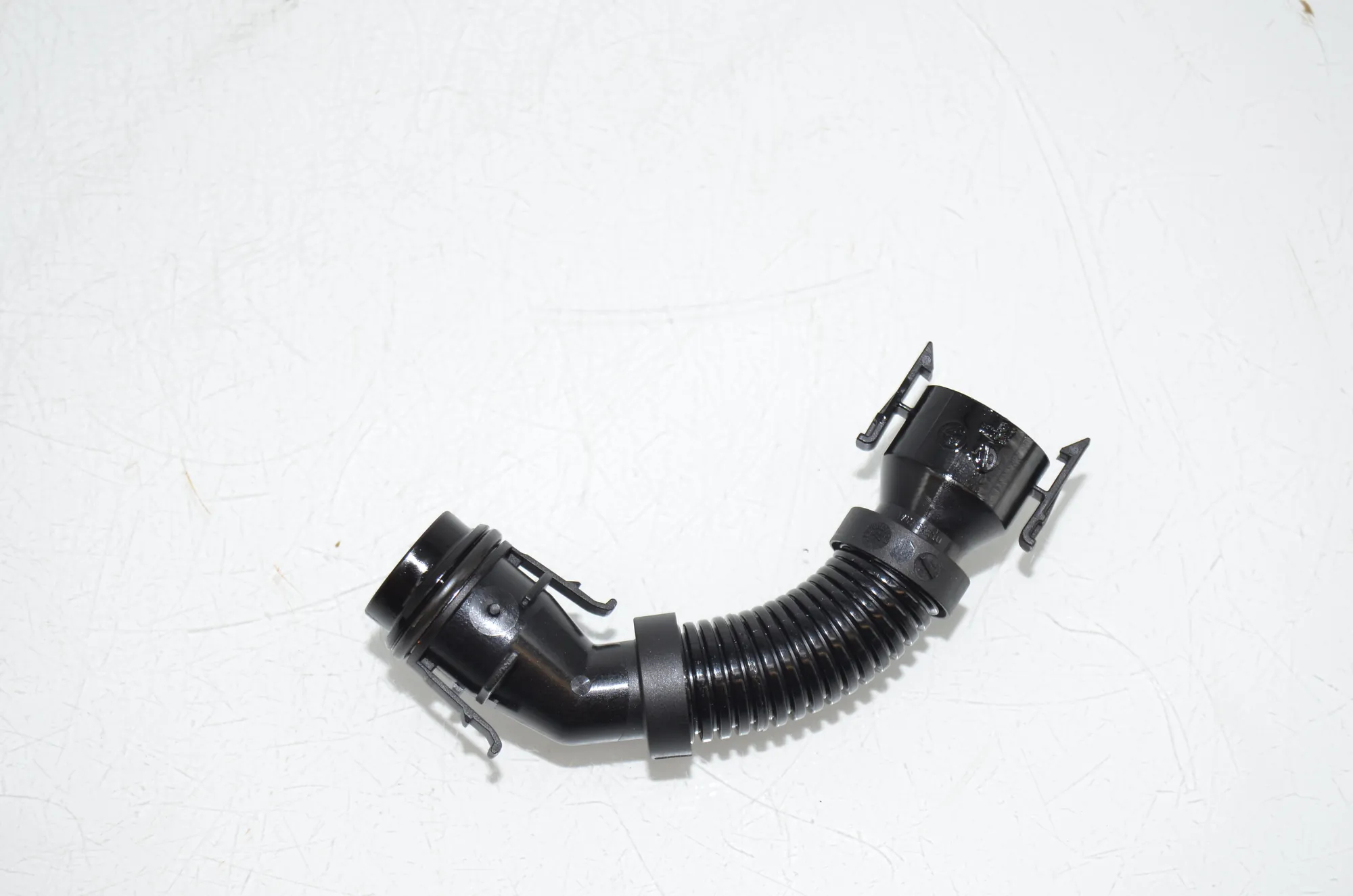 Other tubes – OEM 8513943 · BMW X1 (F48) sDrive 18 d 2019 – 3