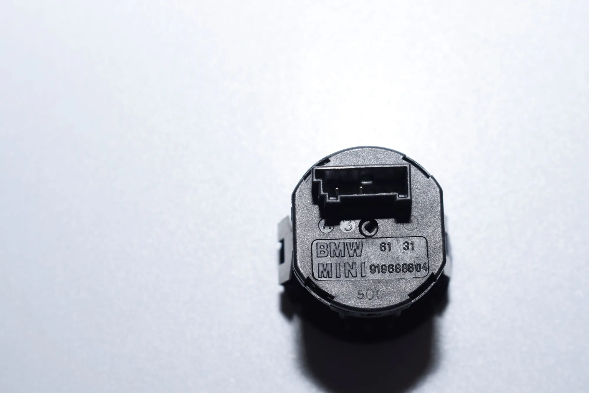 SRS Switch – OEM 9483731 · BMW 7 (F01, F02) 730 d 2011 – 2
