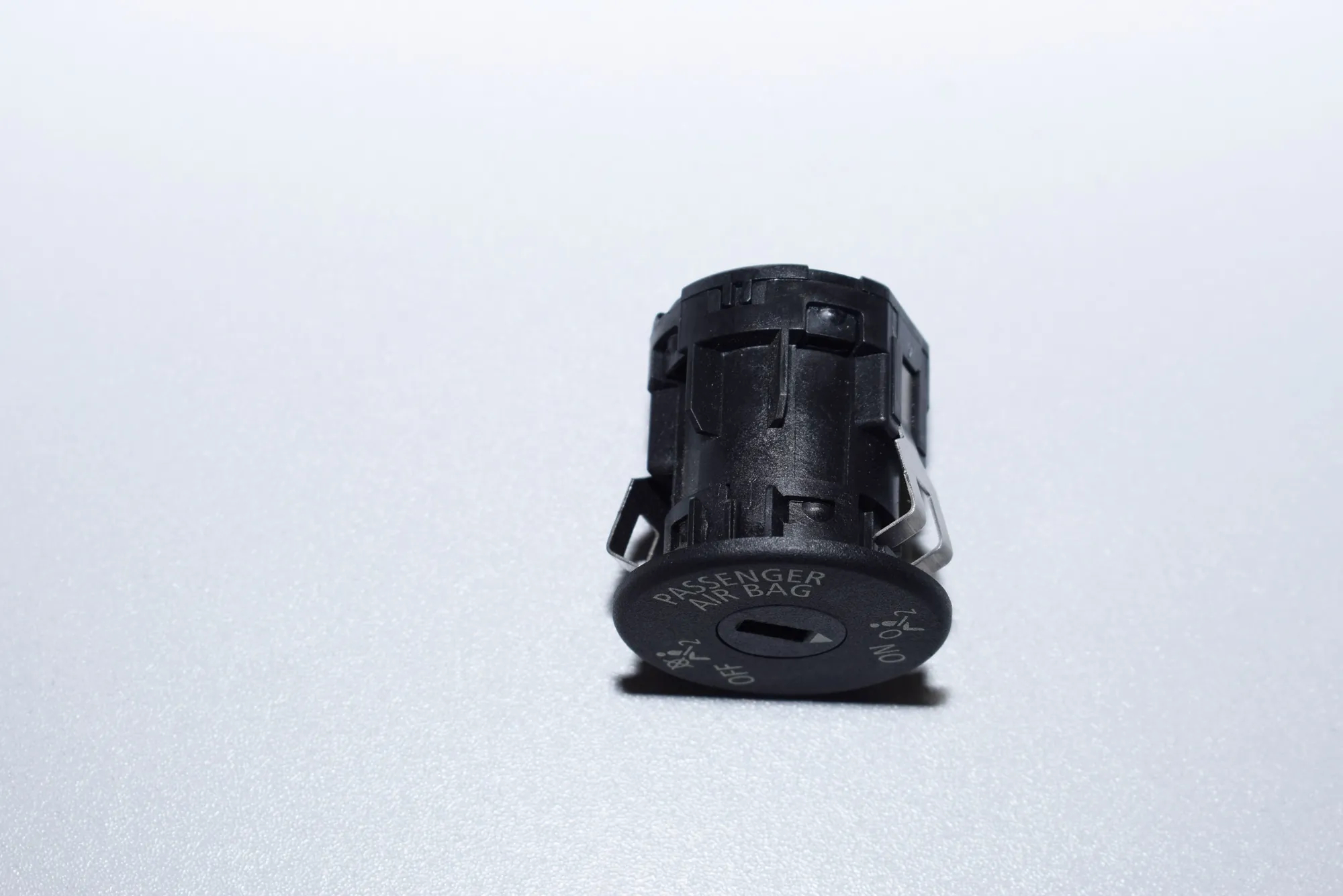 SRS Switch – OEM 9483731 · BMW 7 (F01, F02) 730 d 2011 – 4