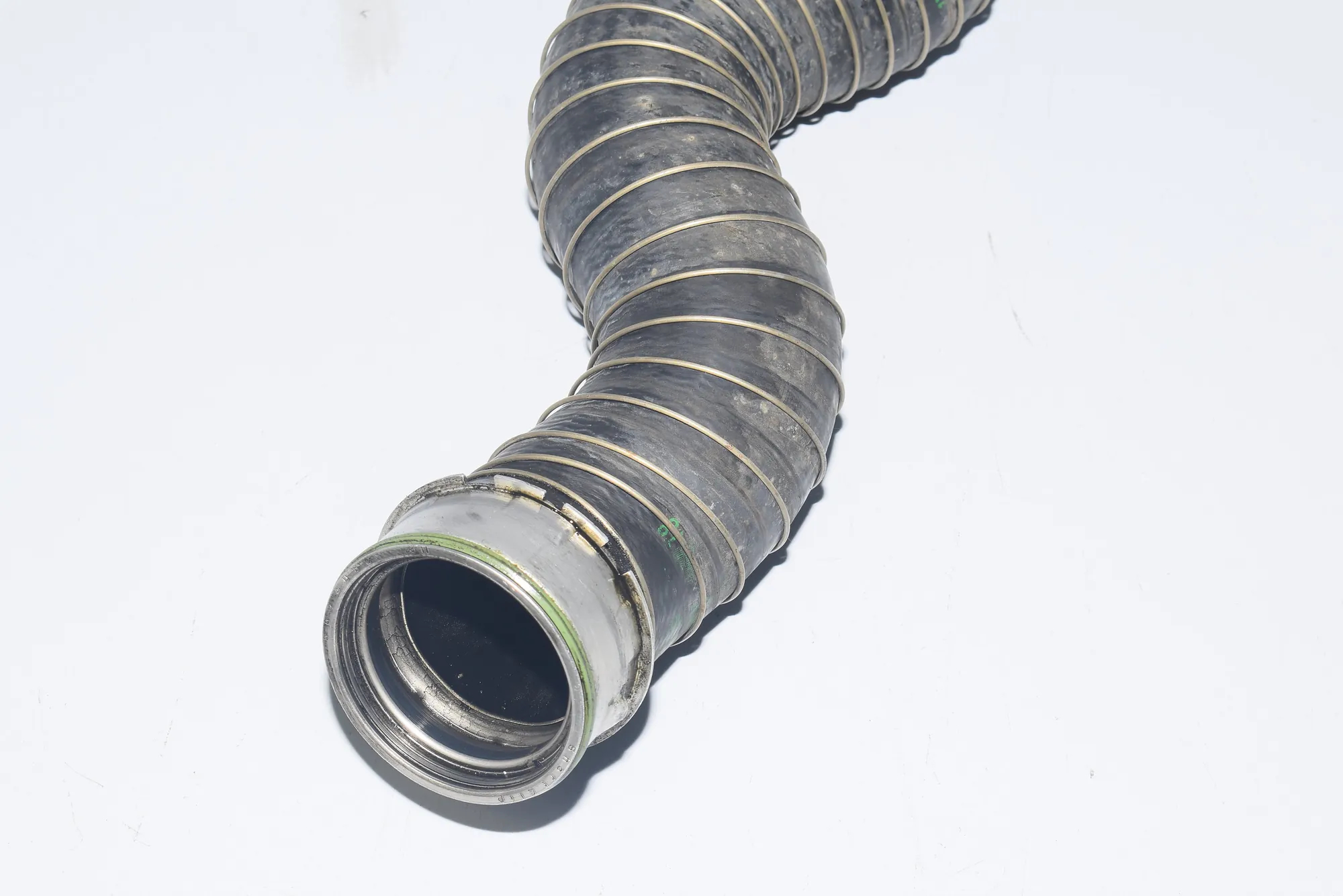 Right Side Intercooler Hose – OEM 8513288 · BMW 3 Coupe (E92) 320 d 2011 – 3