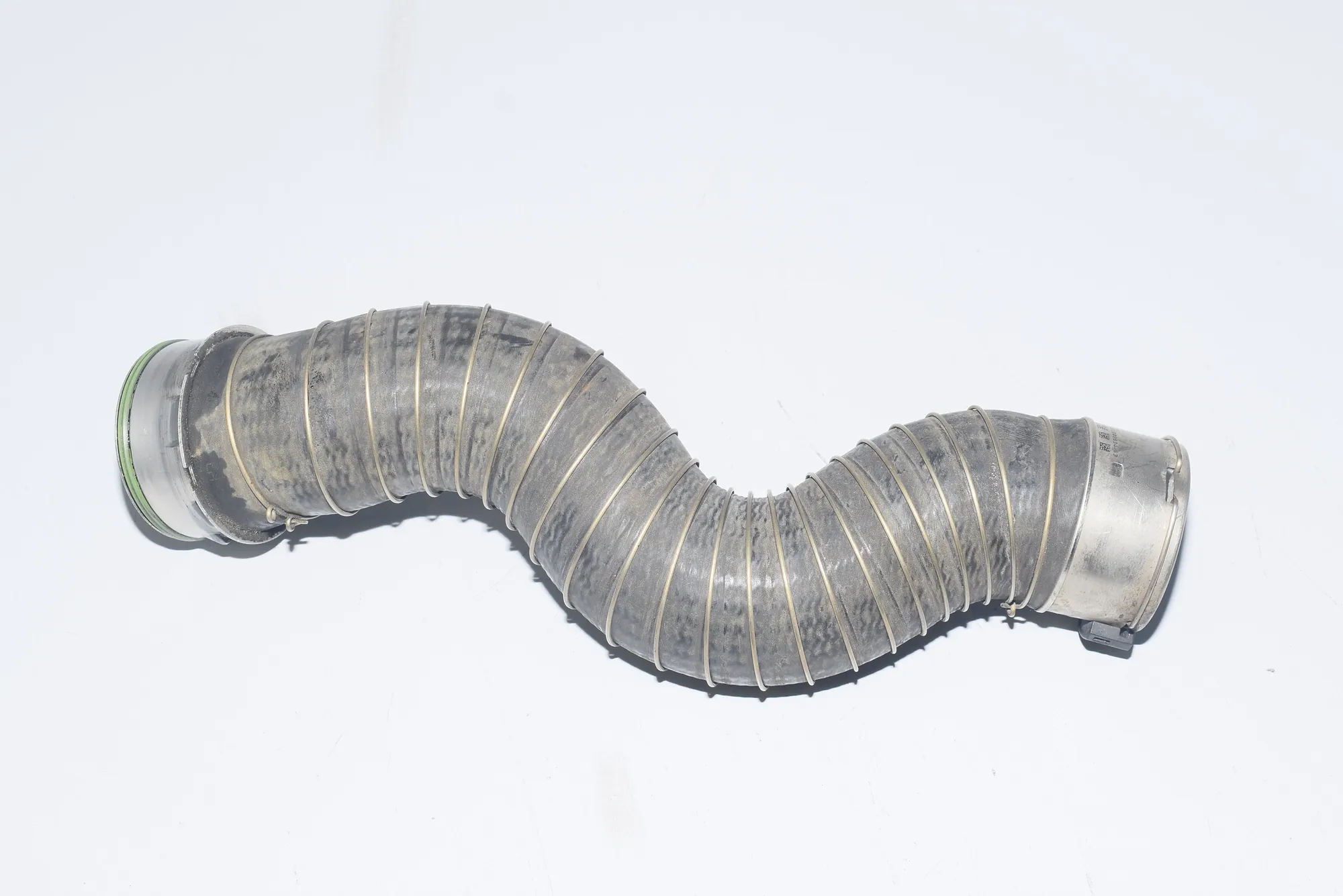 Right Side Intercooler Hose – OEM 8513288 · BMW 3 Coupe (E92) 320 d 2011 – 4