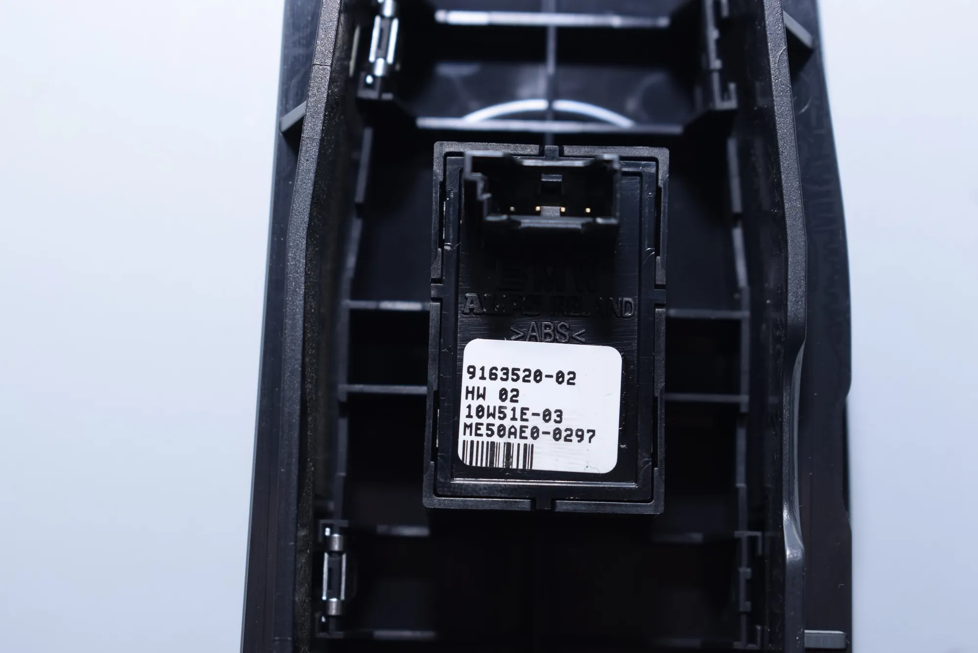 Front Left Door Window Switch – OEM 9163520 · BMW 7 (F01, F02) 730 d 2011 – 7