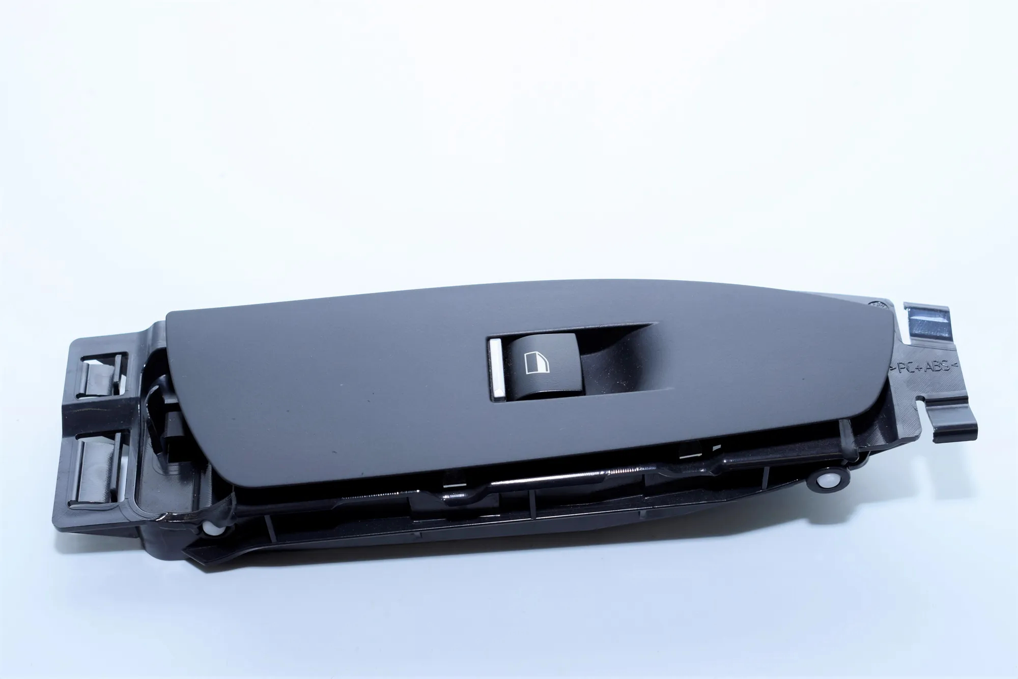 Front Left Door Window Switch – OEM 9163520 · BMW 7 (F01, F02) 730 d 2011