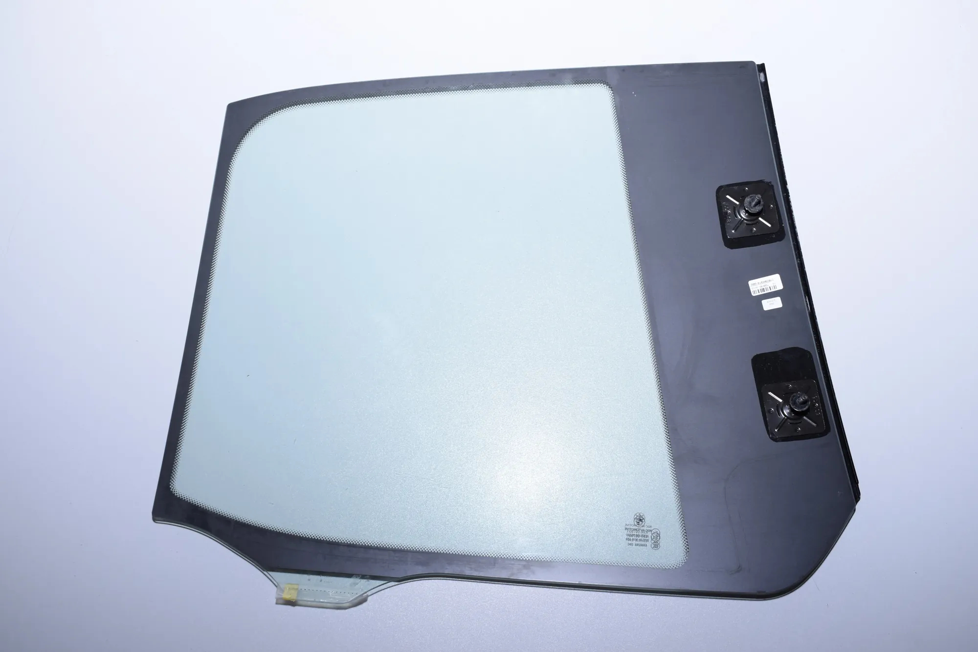 Rear Left Door Window – OEM 7288185 · BMW i3 (I01) Electric 2019 – 2